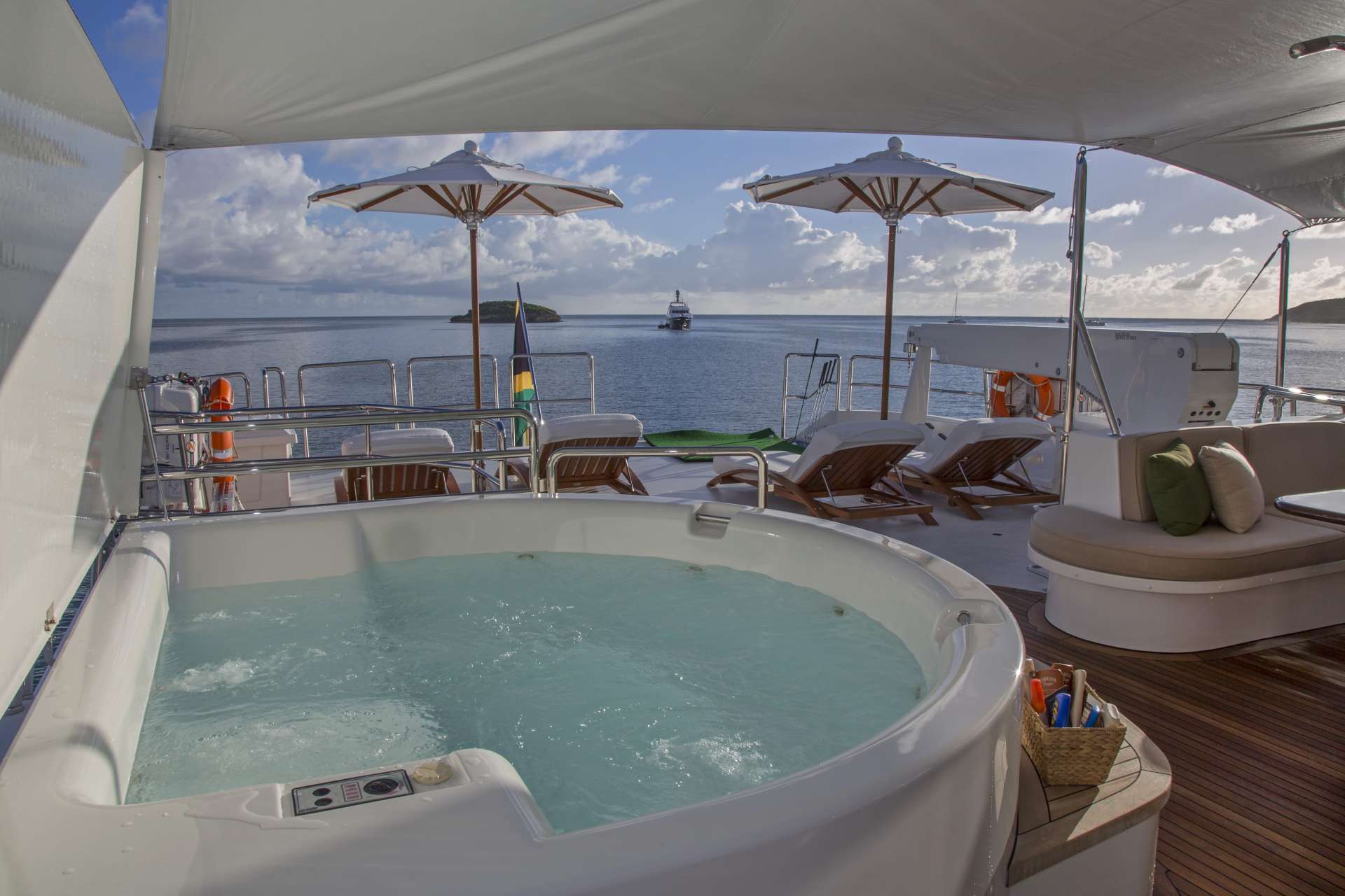 jacuzzi and sunbathing area.jpg