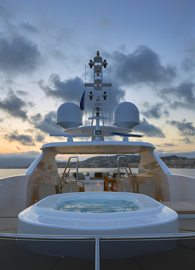 jacuzzi by night - photo David Churchill.jpg