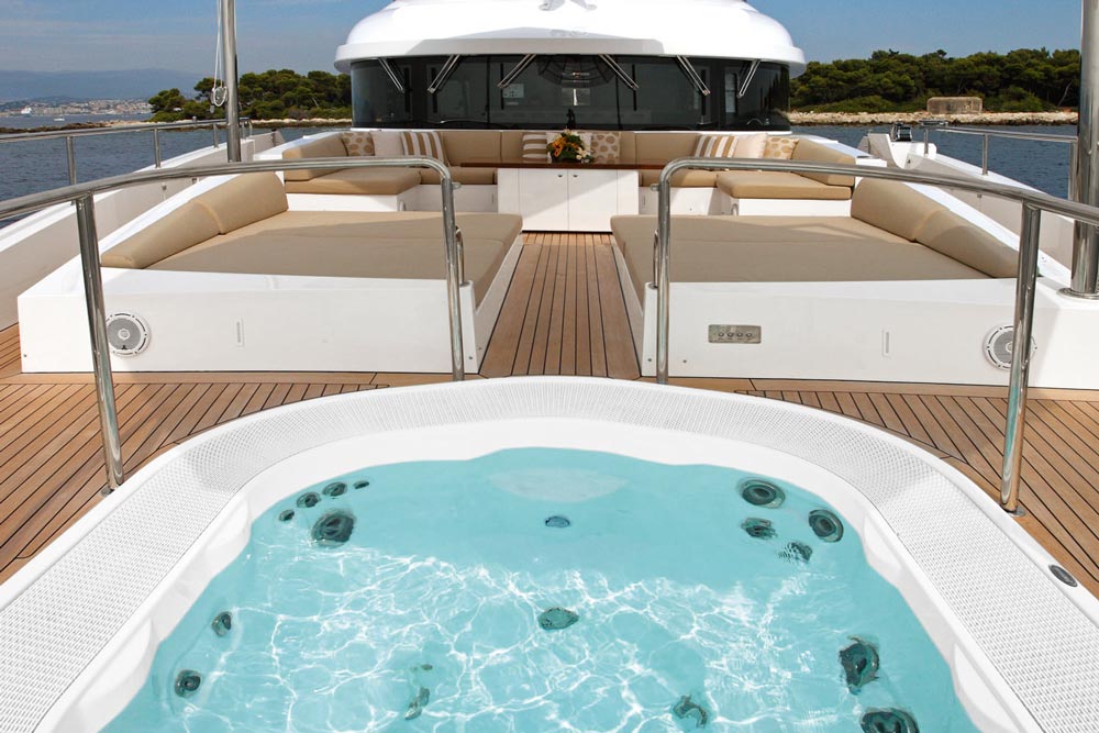 jacuzzi_upper-deck_detail.jpg