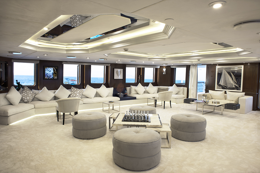 lounge with wonderful views.jpg