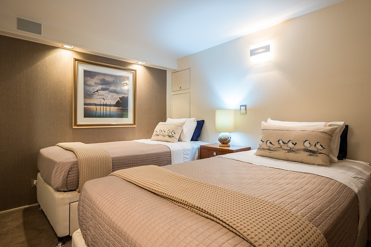 luxury-cruise-twin-bedroom-01.jpg