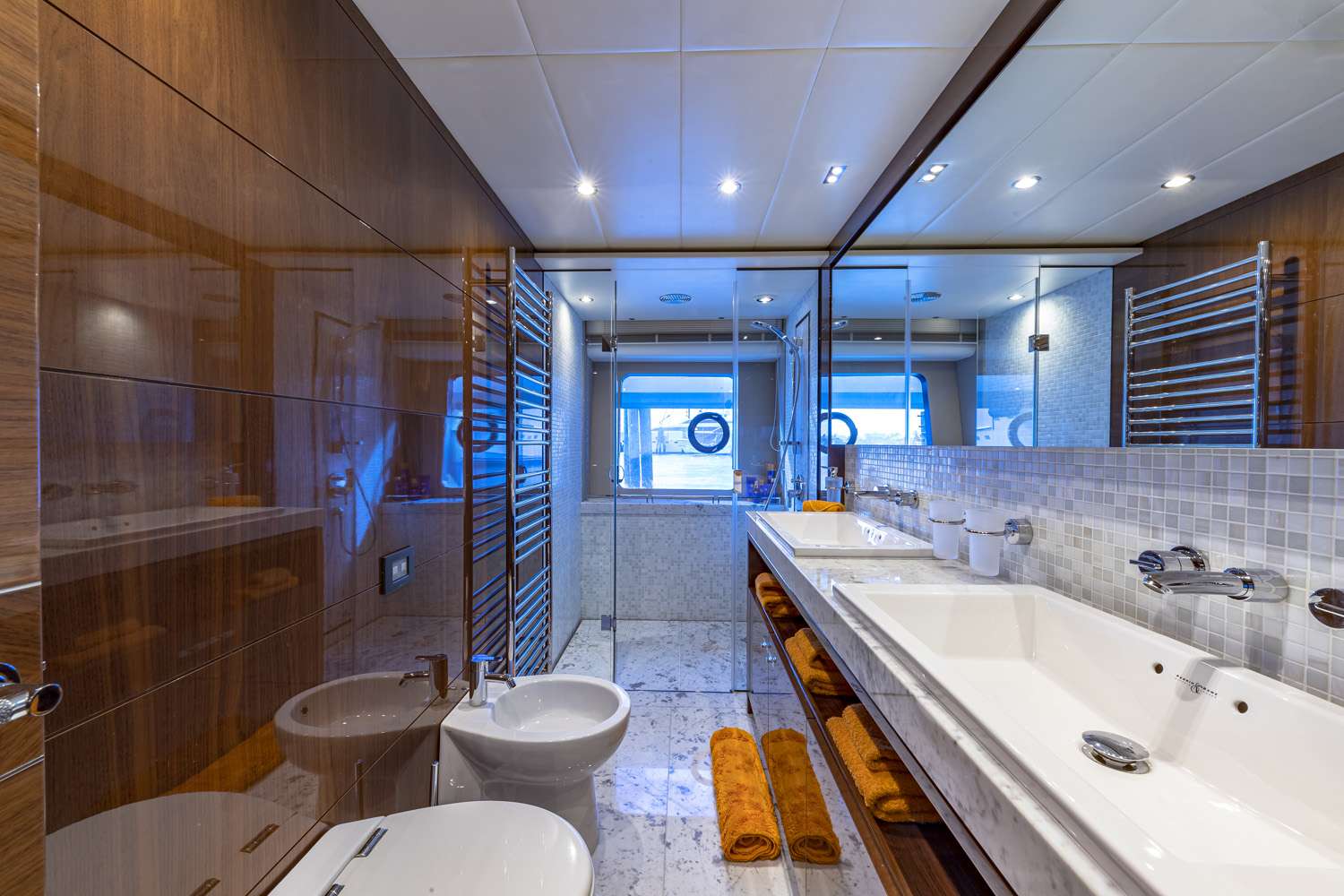 main bathroom.jpg