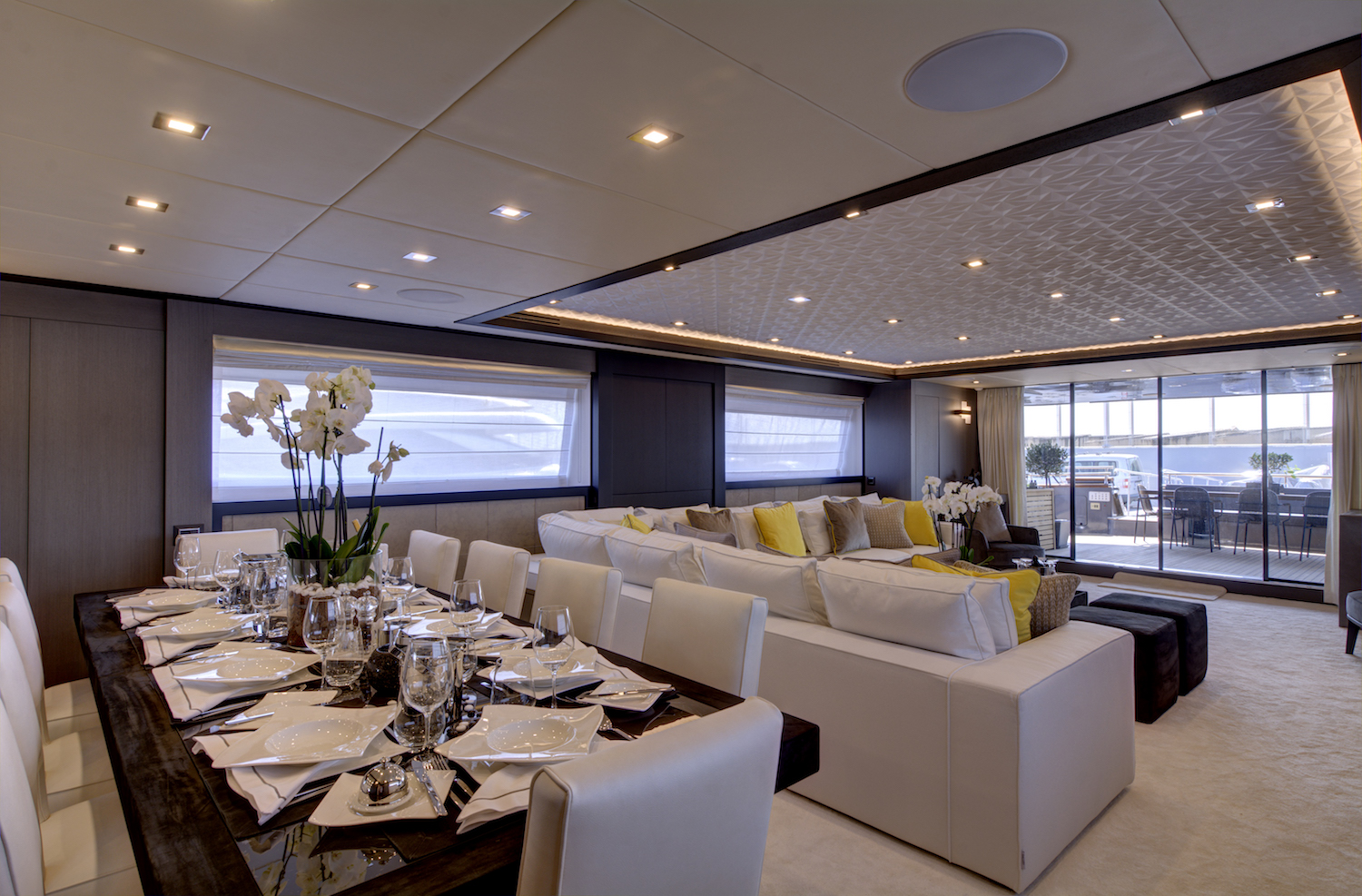 main saloon - dining.jpg
