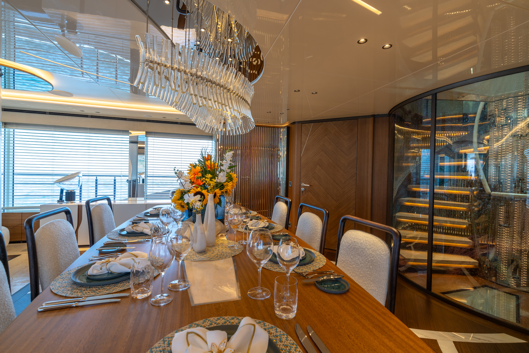 main saloon dining 2.jpg