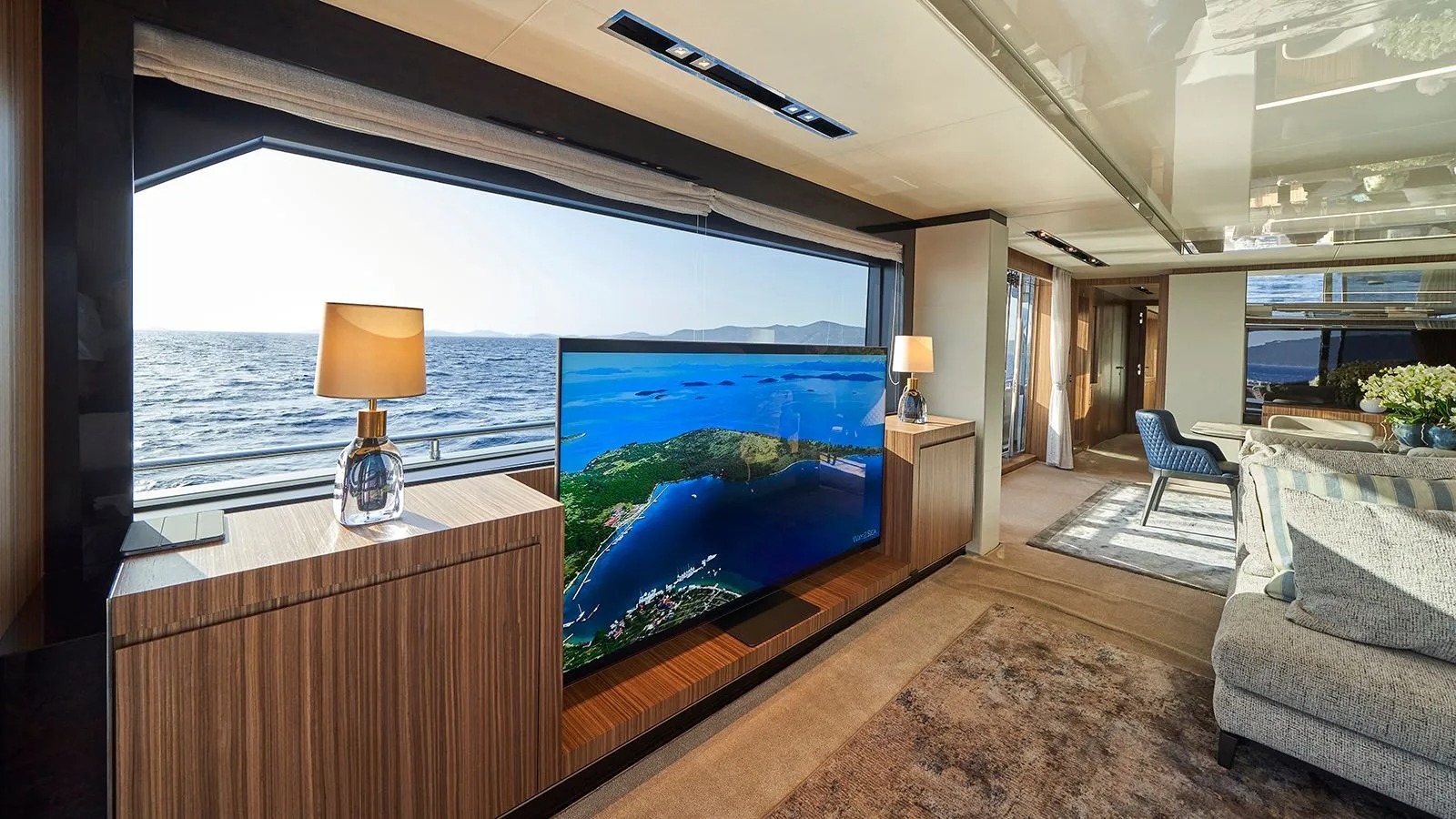 main saloon tv.jpg