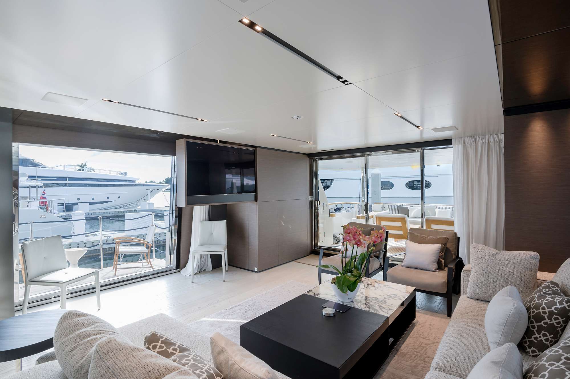 main saloon with balcony.jpg