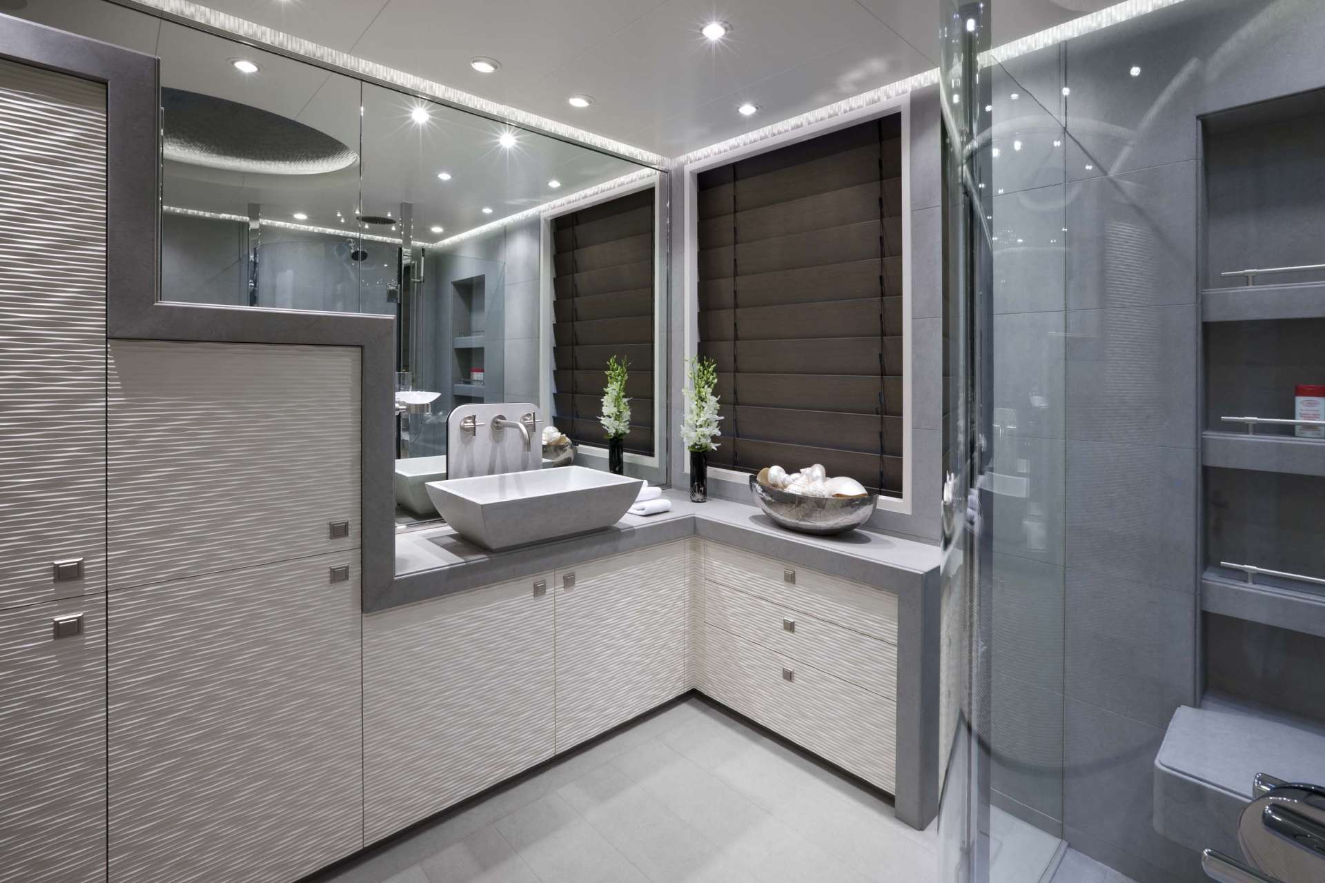 master bathroom - Photo Feadship.jpg