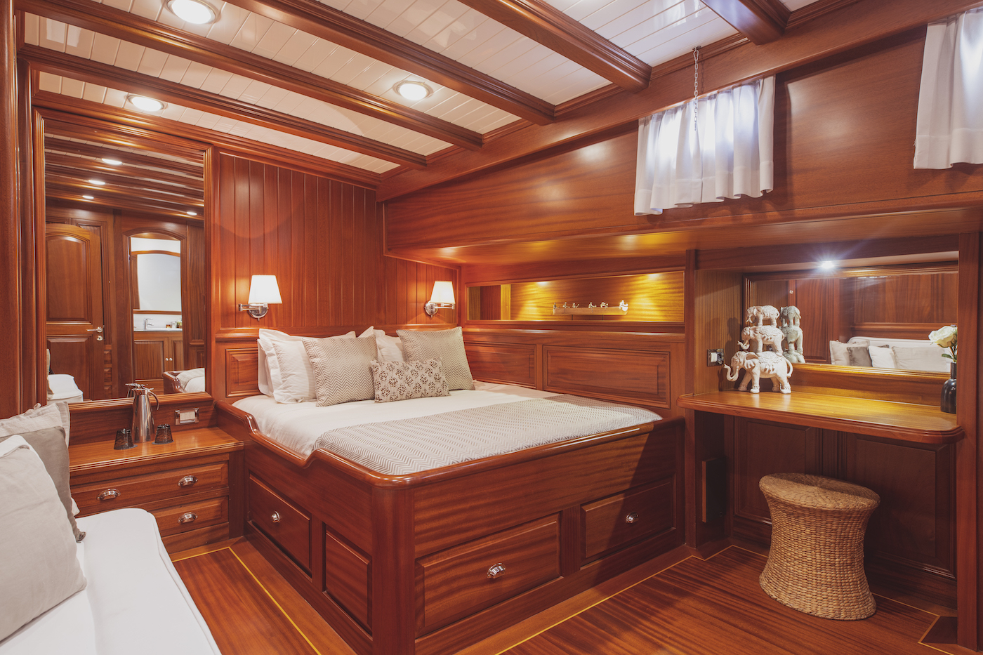 master deluxe cabin.jpg