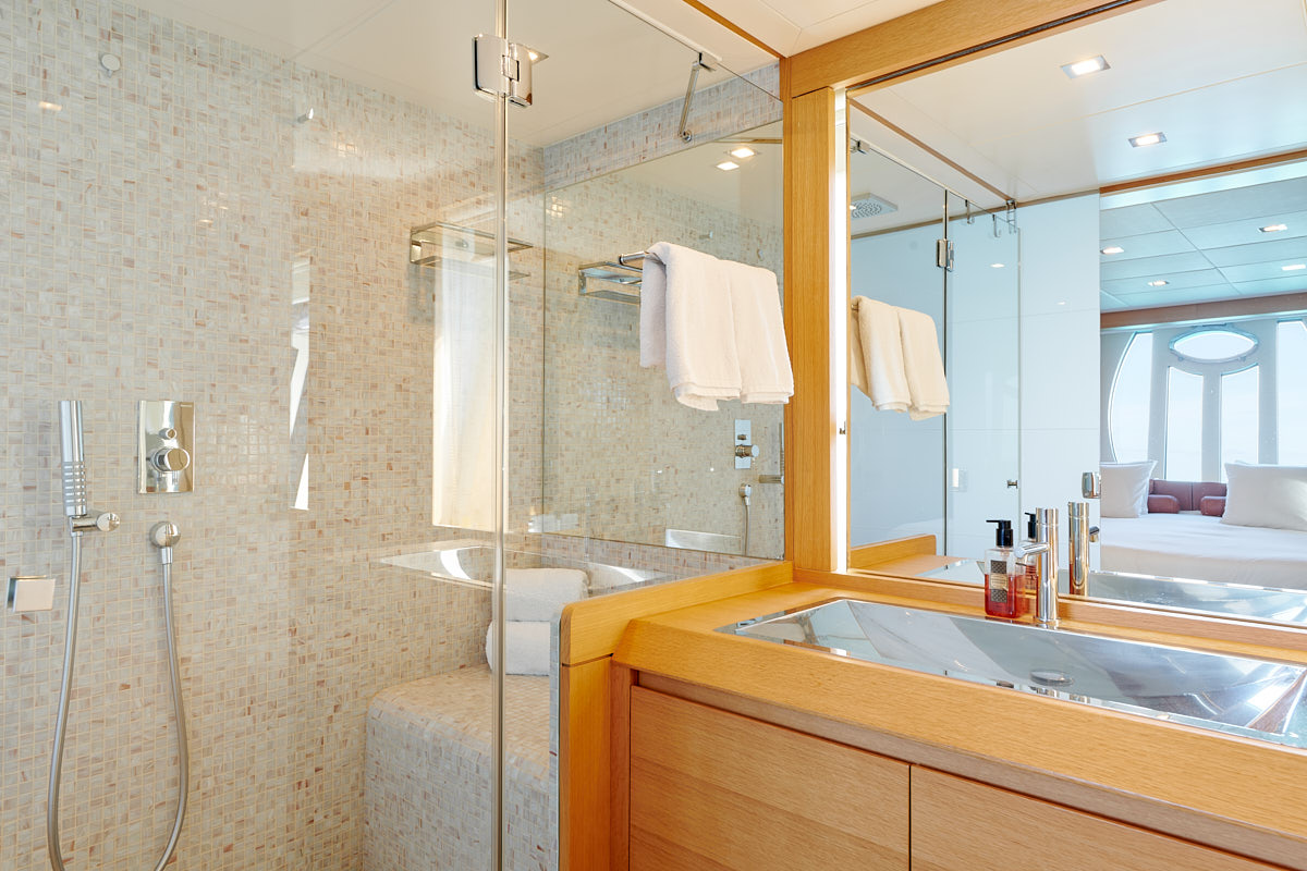 master ensuite detail.jpg