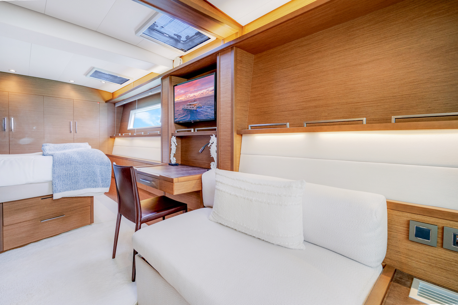 master guest cabin desk.jpg