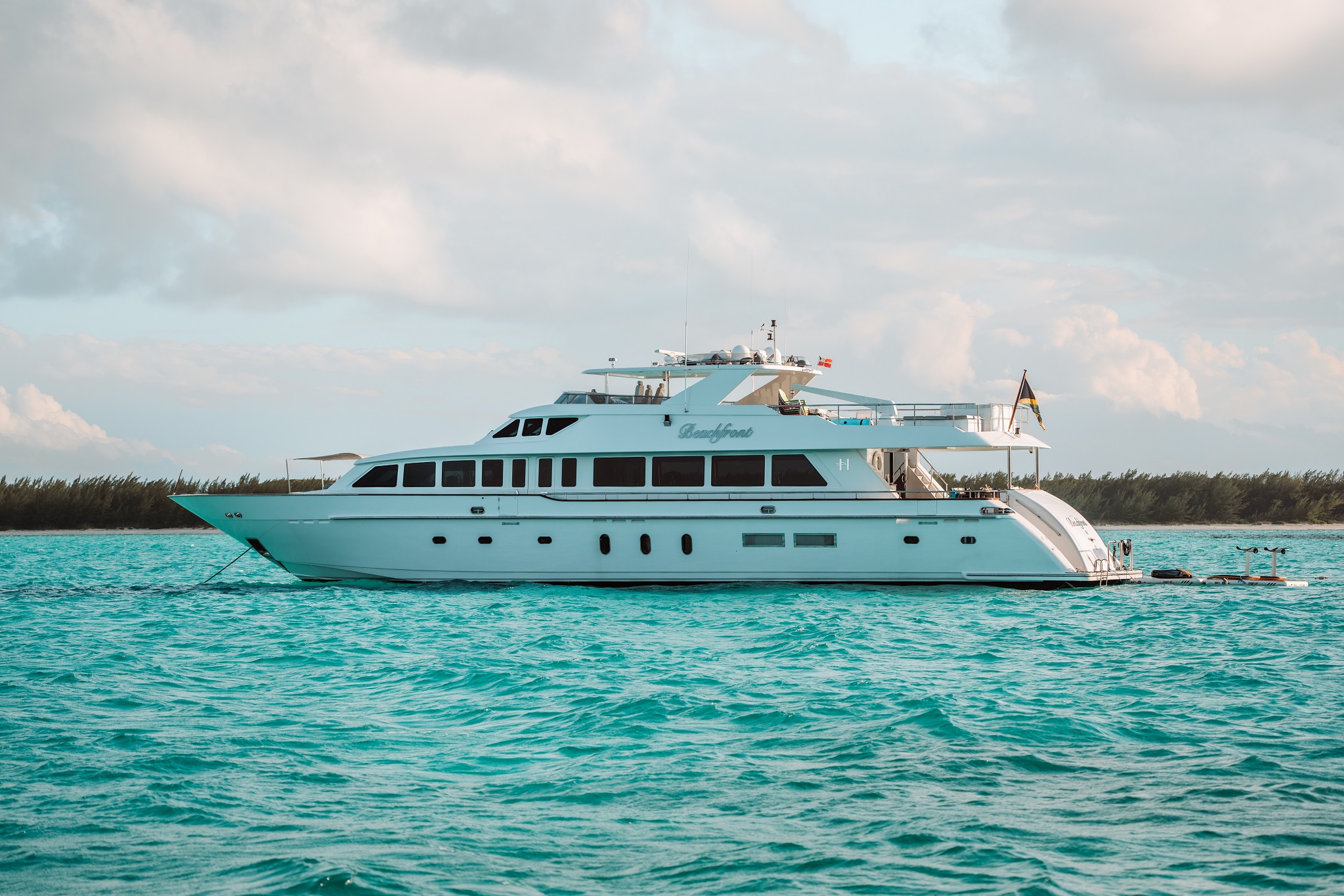 motor yacht BEACHFRONT.jpg
