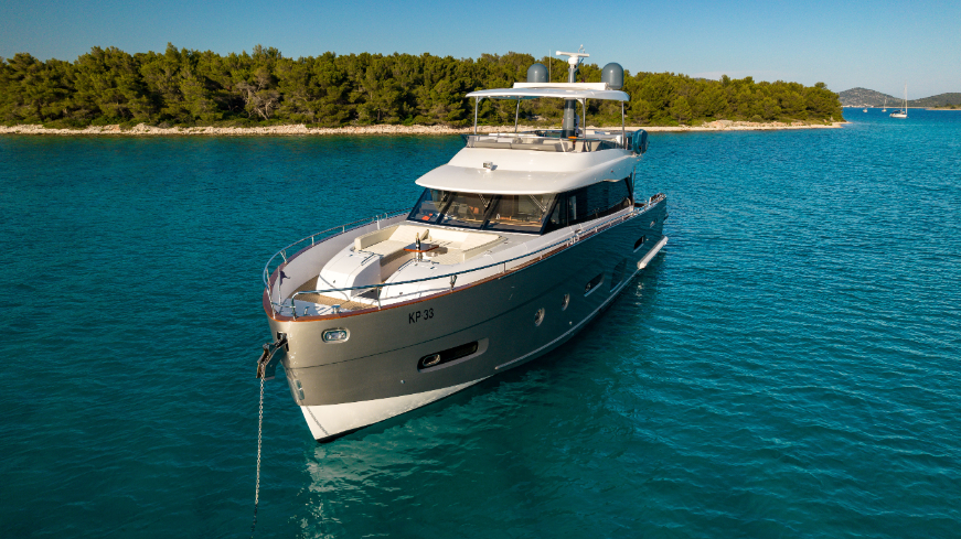 motor yacht BOLLINGER.jpg