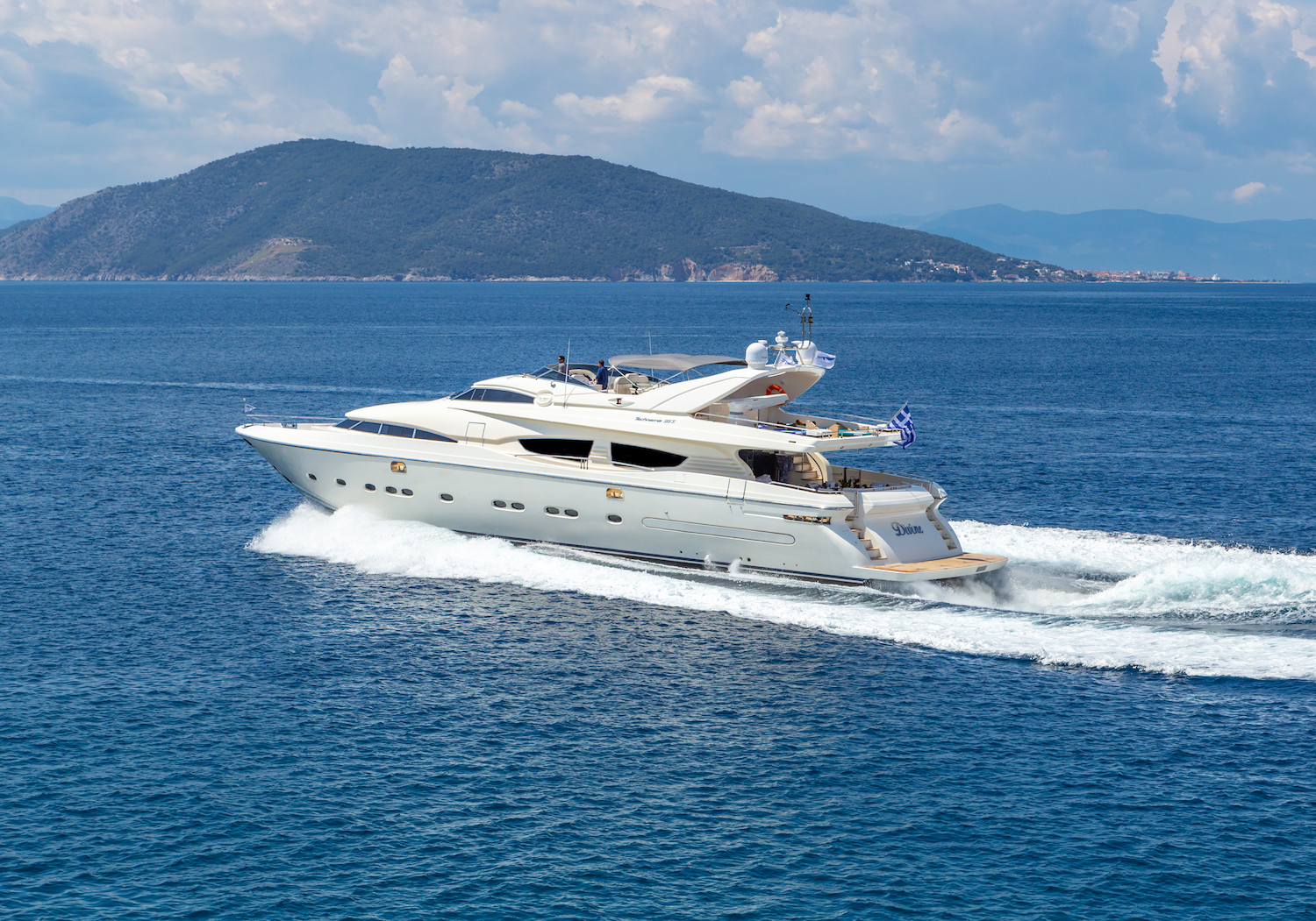 motor yacht DIVINE.jpg