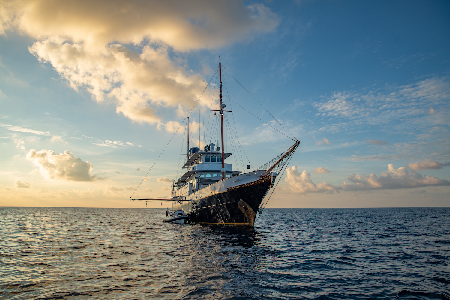 motor yacht KALIZMA.jpg