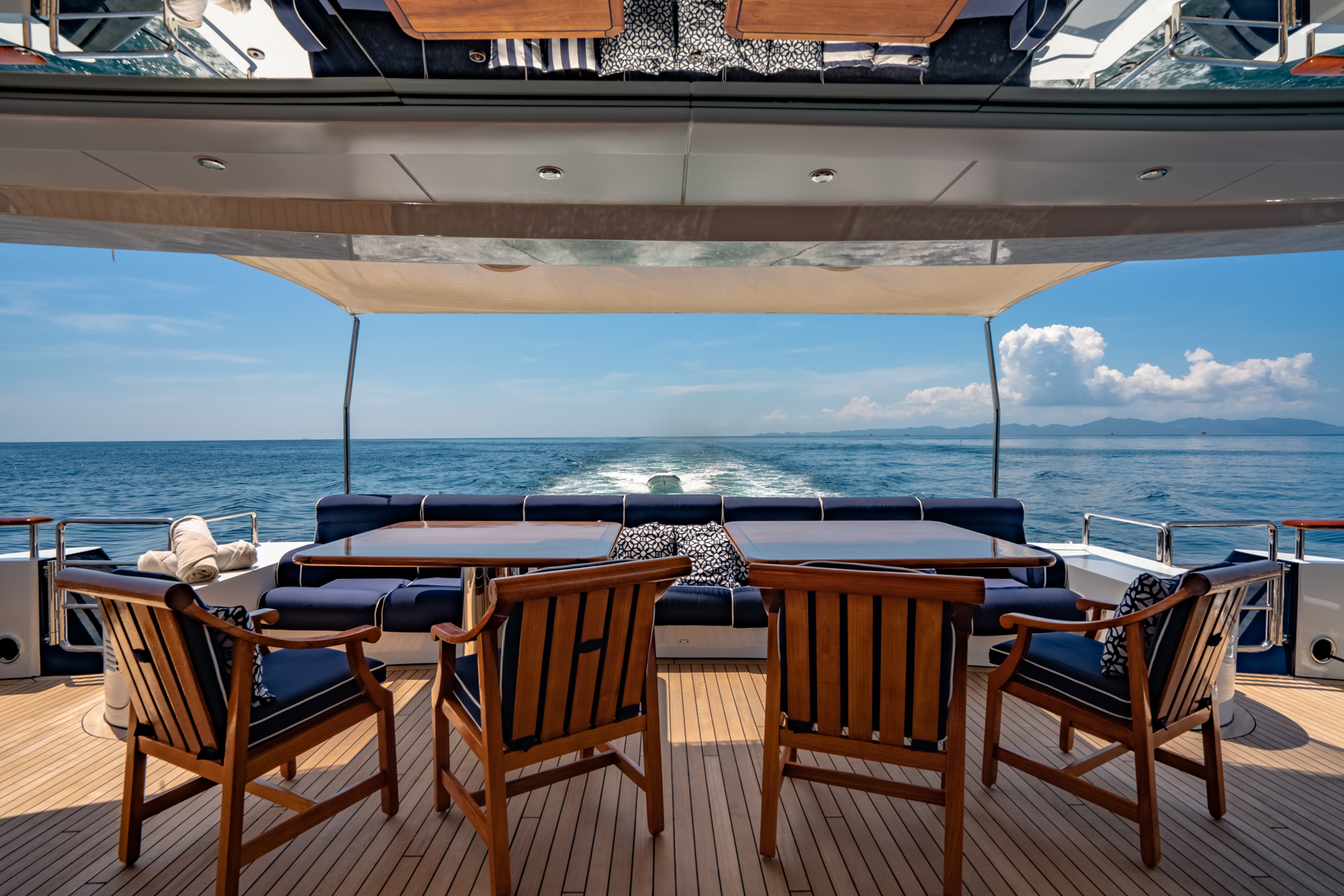motor yacht LADY AZUL09.jpg