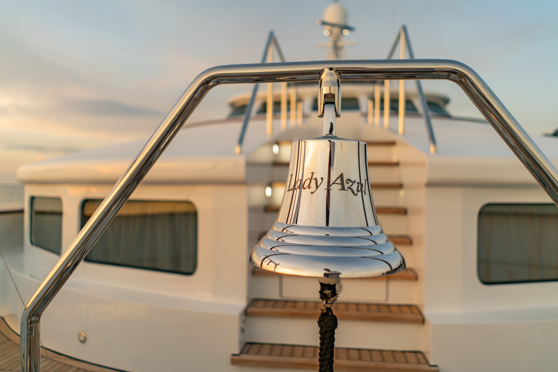 motor yacht LADY AZUL10.jpg