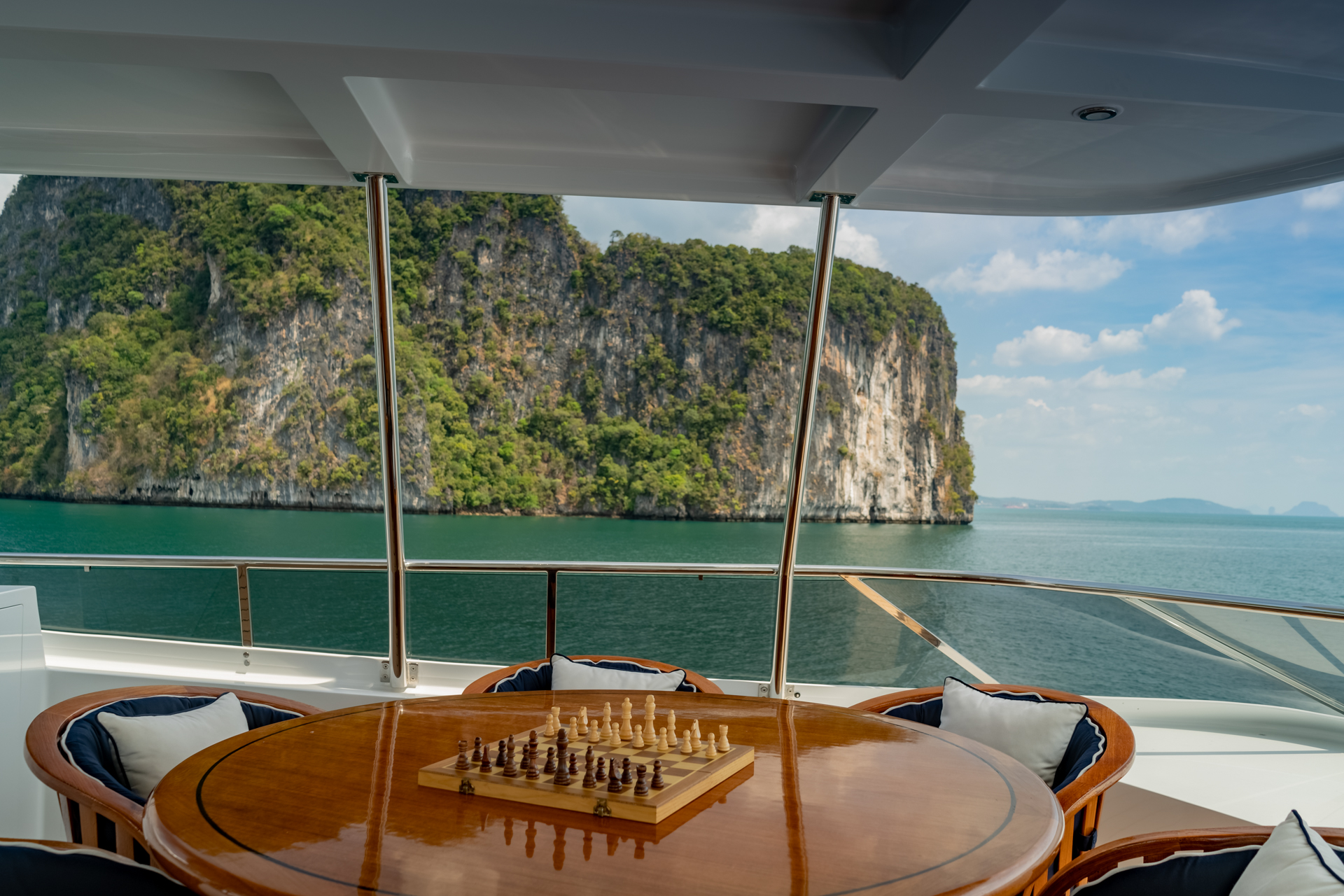 motor yacht LADY AZUL19.jpg