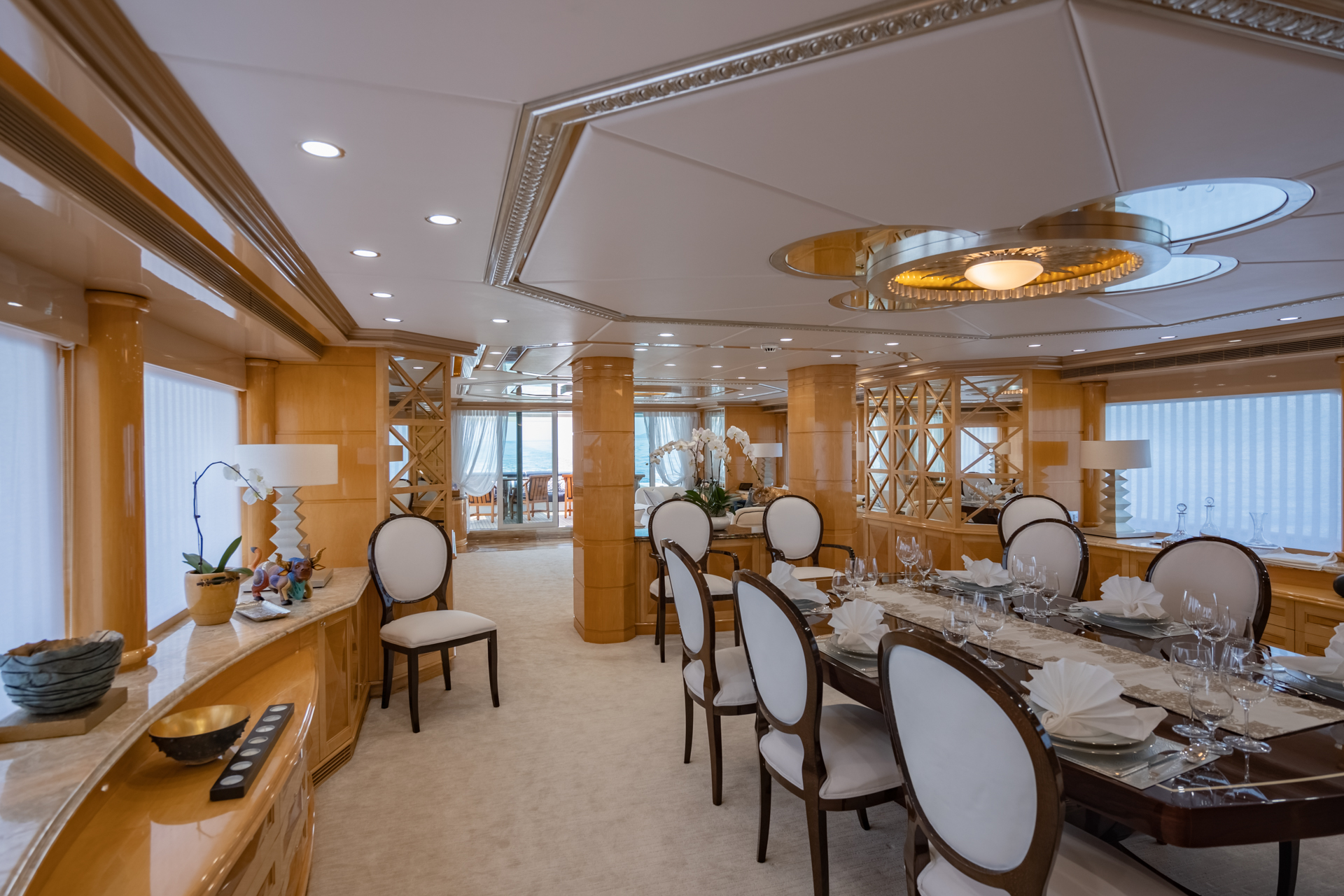 motor yacht LADY AZUL24.jpg
