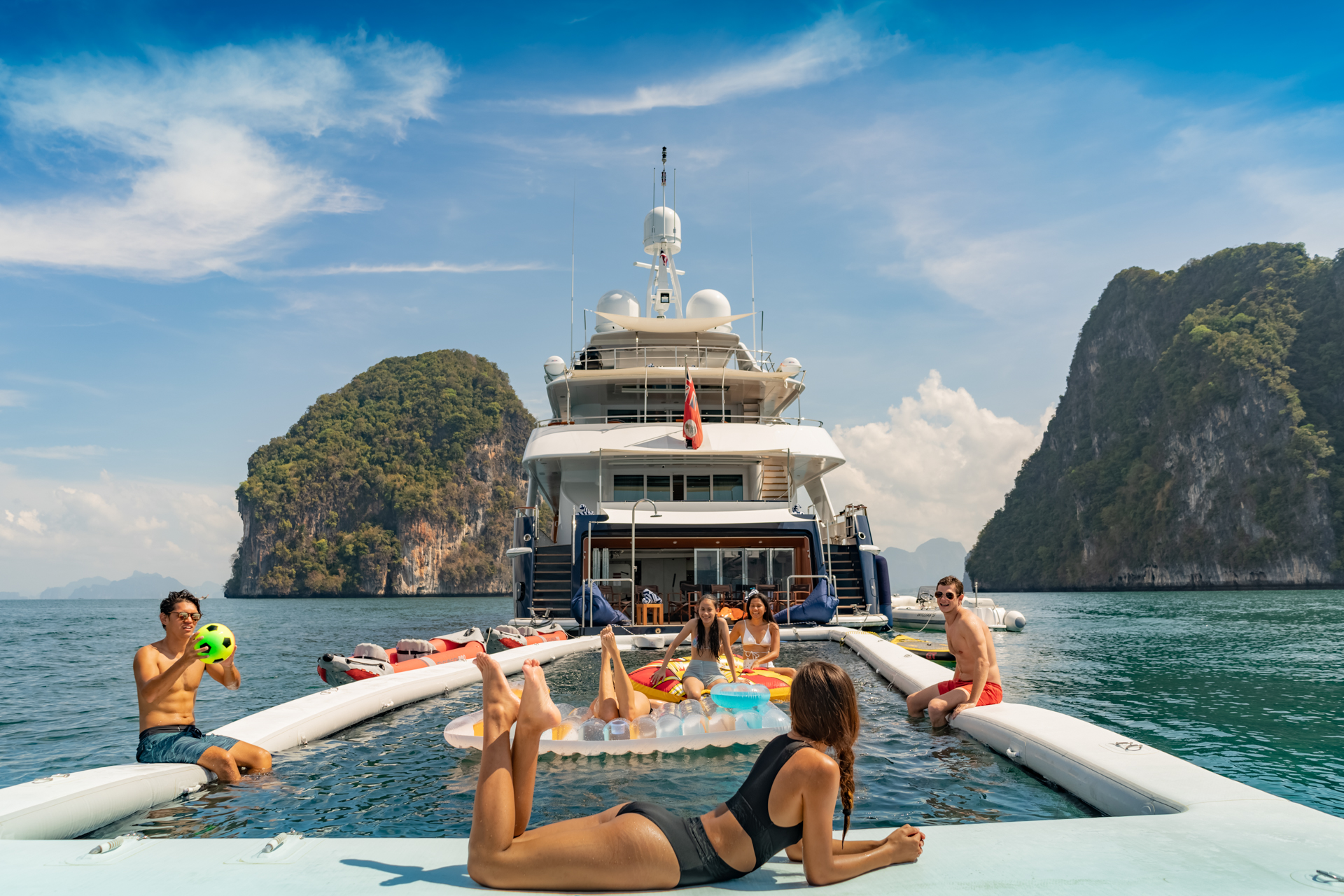 motor yacht LADY AZUL37.jpg