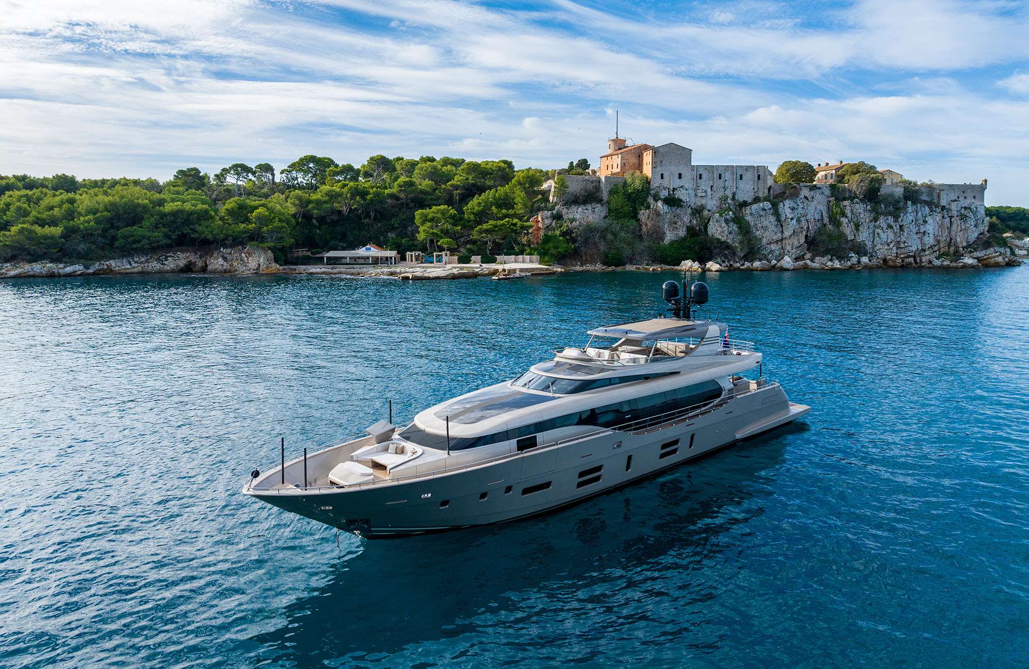motor yacht THE PALM.jpg