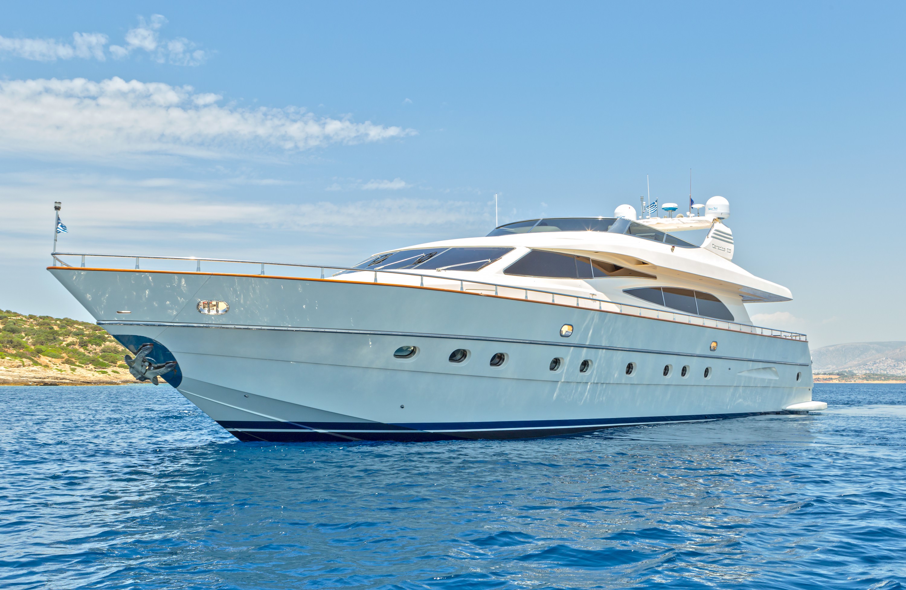 motor yacht VYNO.jpg