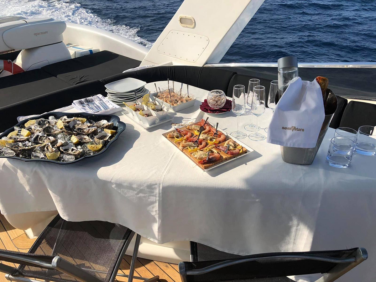 noleggio-yacht-seasea_charter_10.jpg