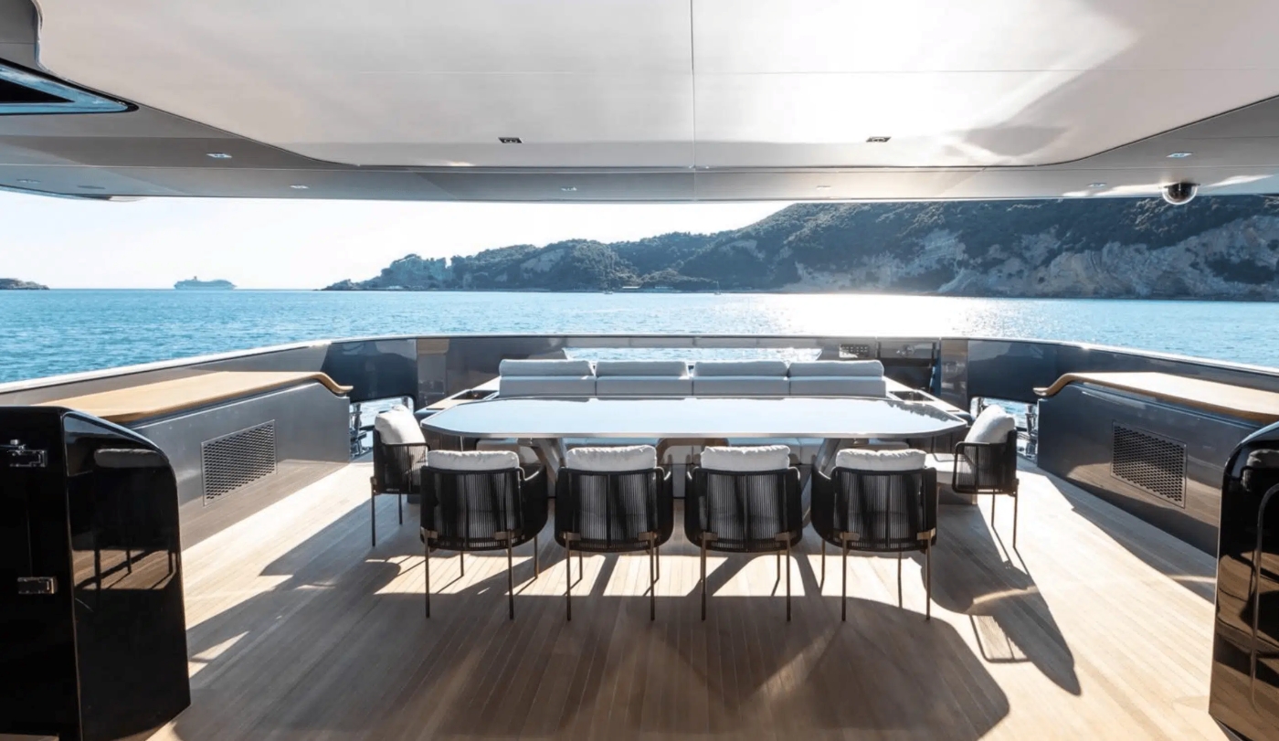 open dining area  with sea views.jpg