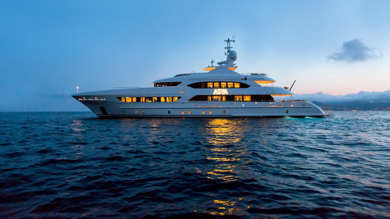 profile at night - photo David Churchill.jpg