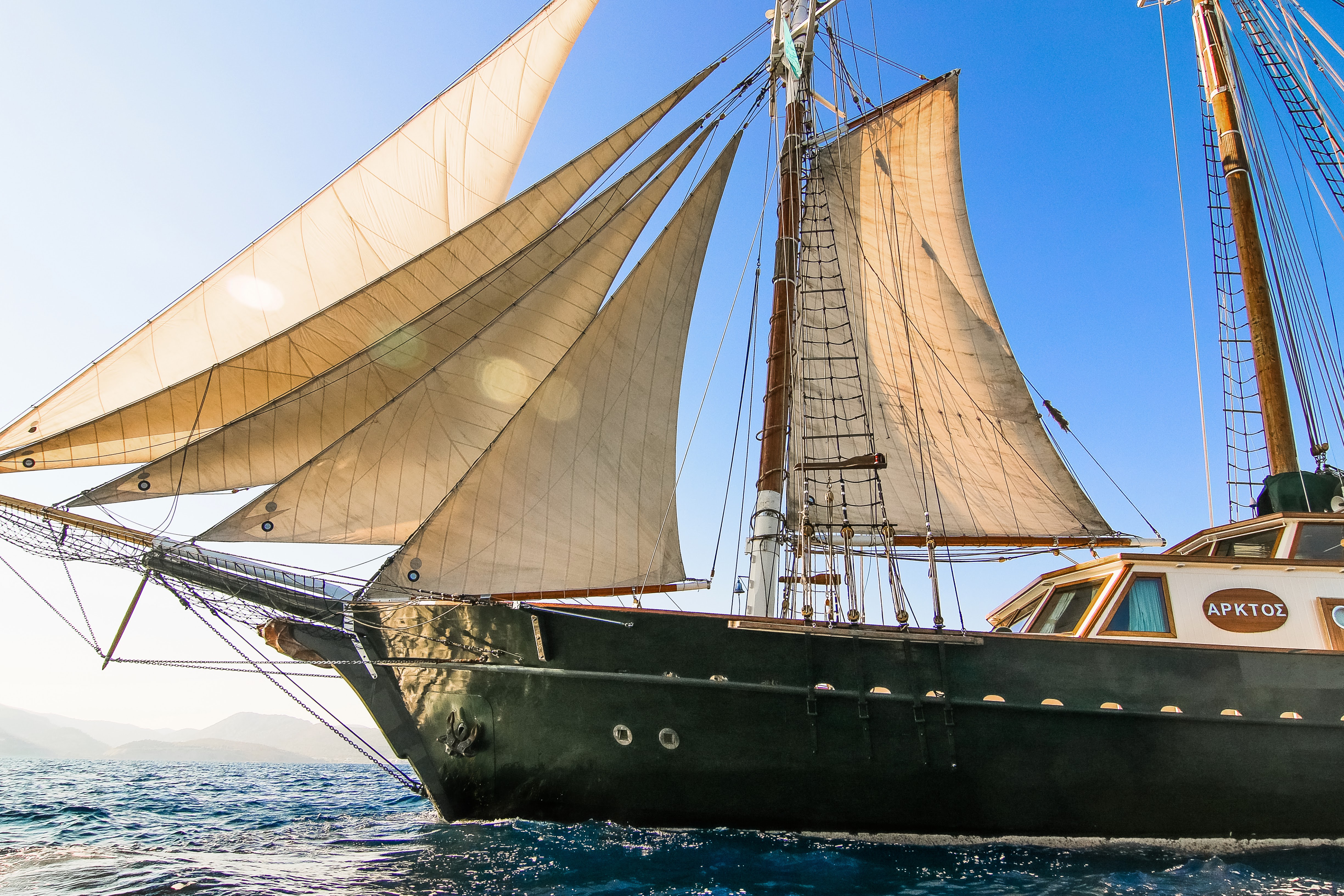profile detail of the traditional yacht.jpg