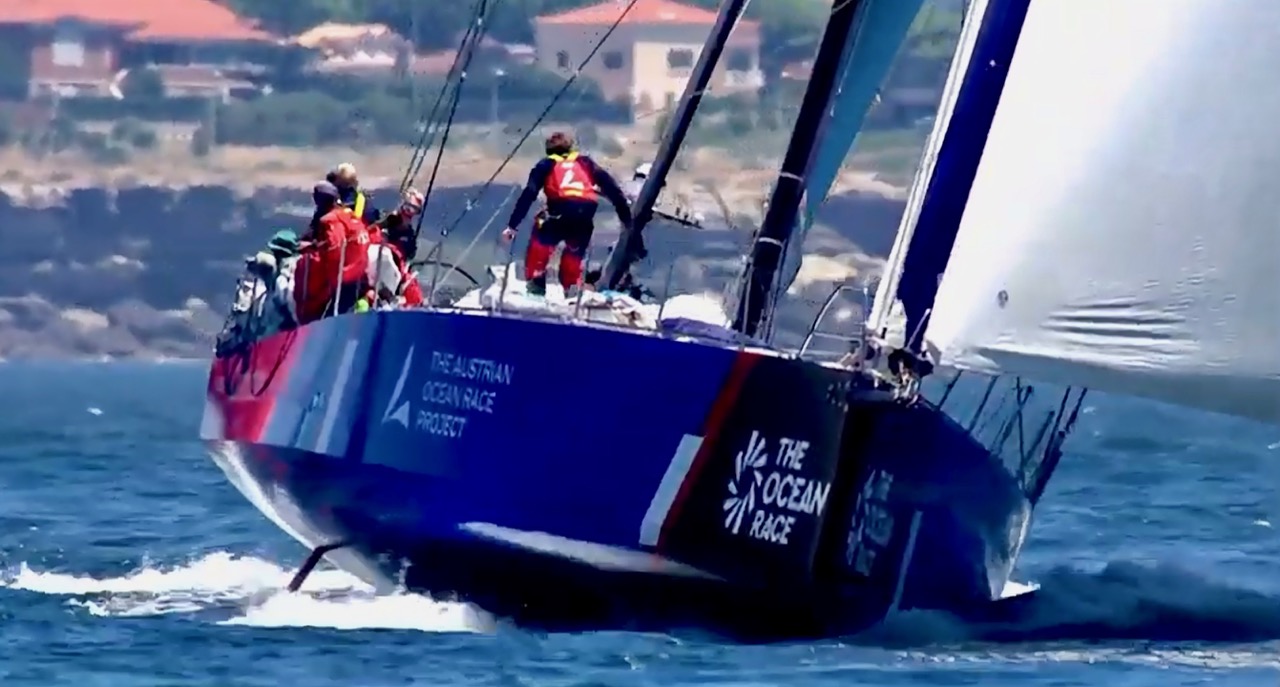 racing sailing yacht VO65 SISI.jpg