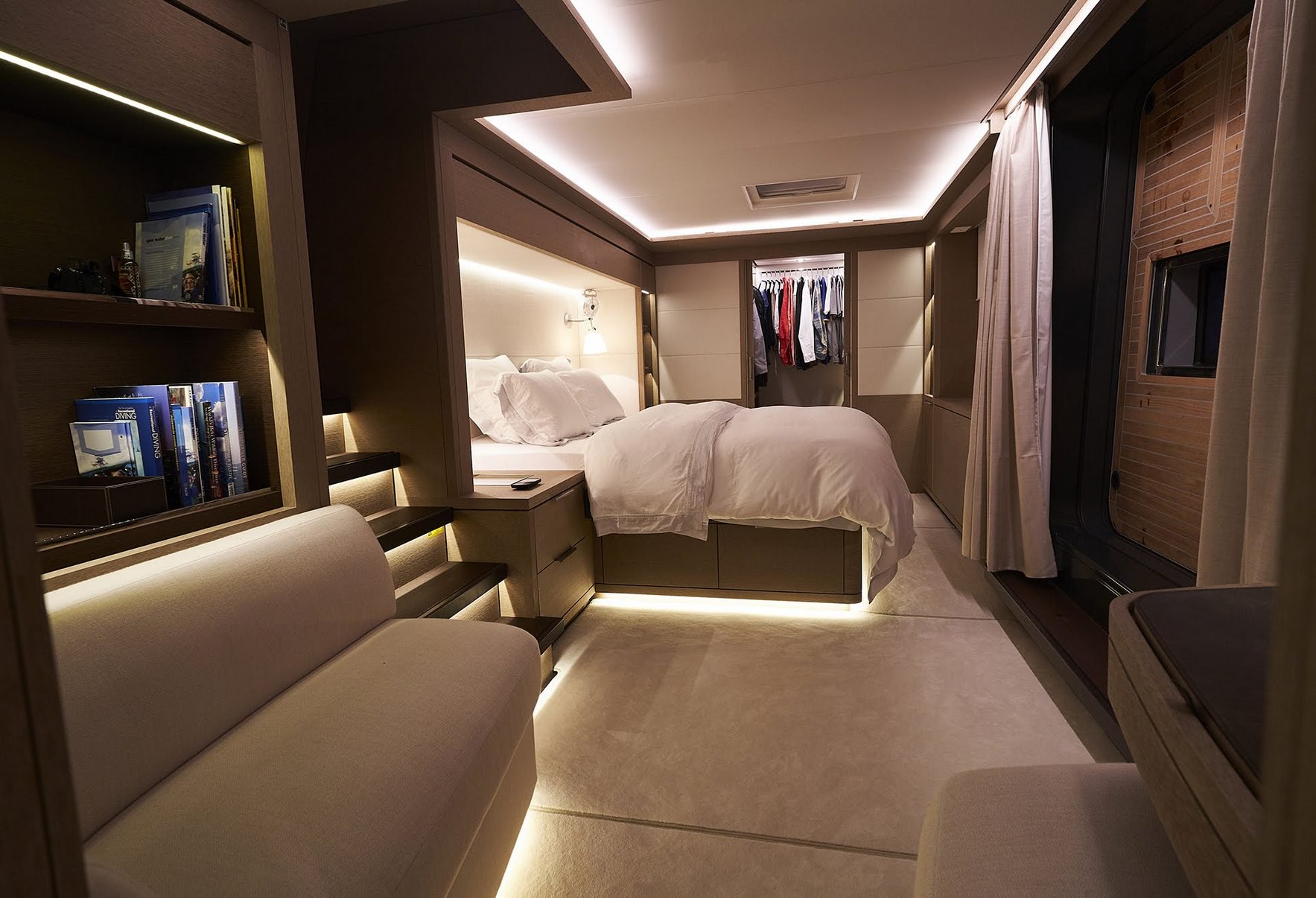 sailing-catamaran-babac-master-cabin.jpg