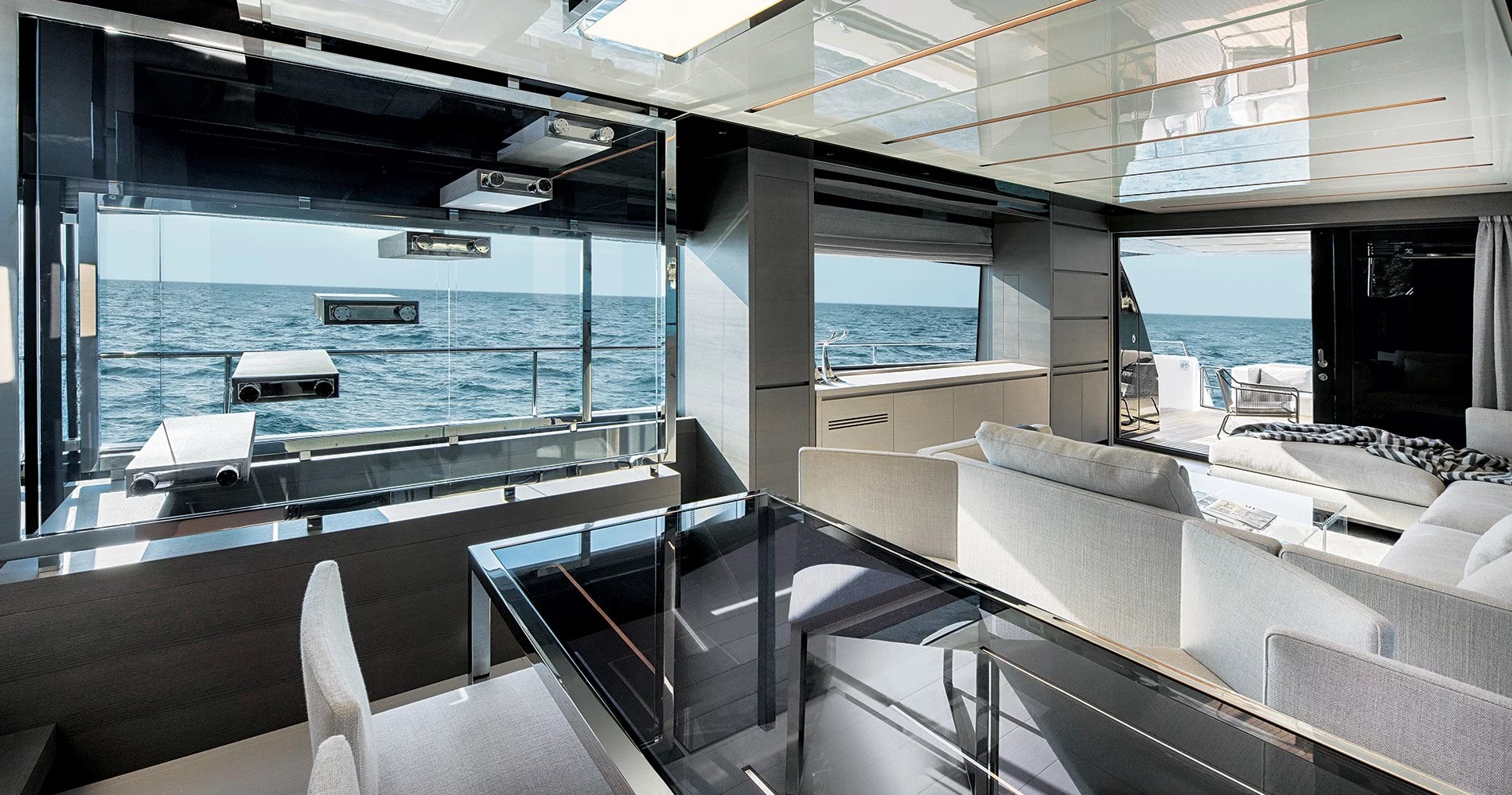 saloon  -  sistership.jpg