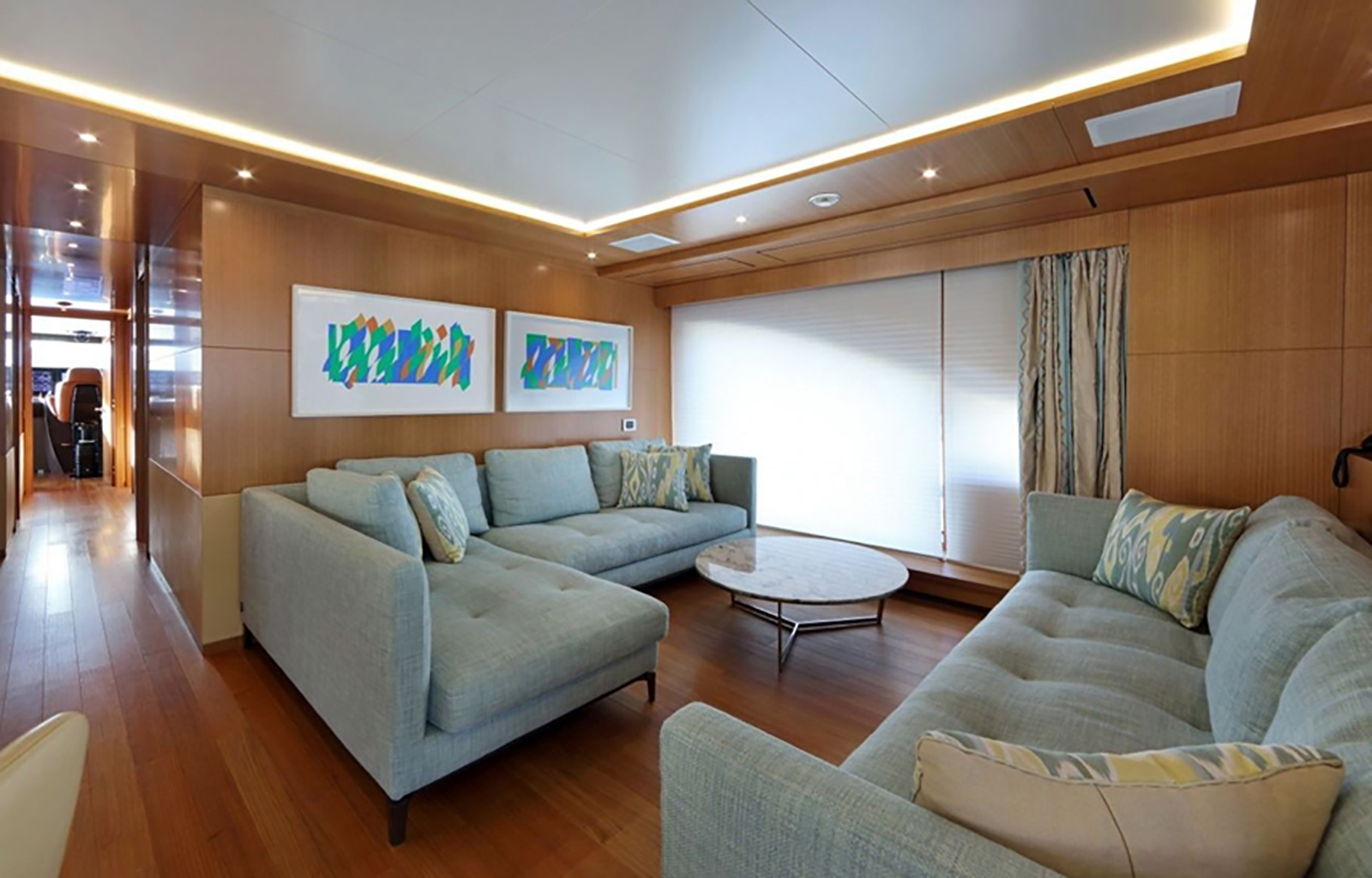 saloon lounging area ZAZOU.jpg
