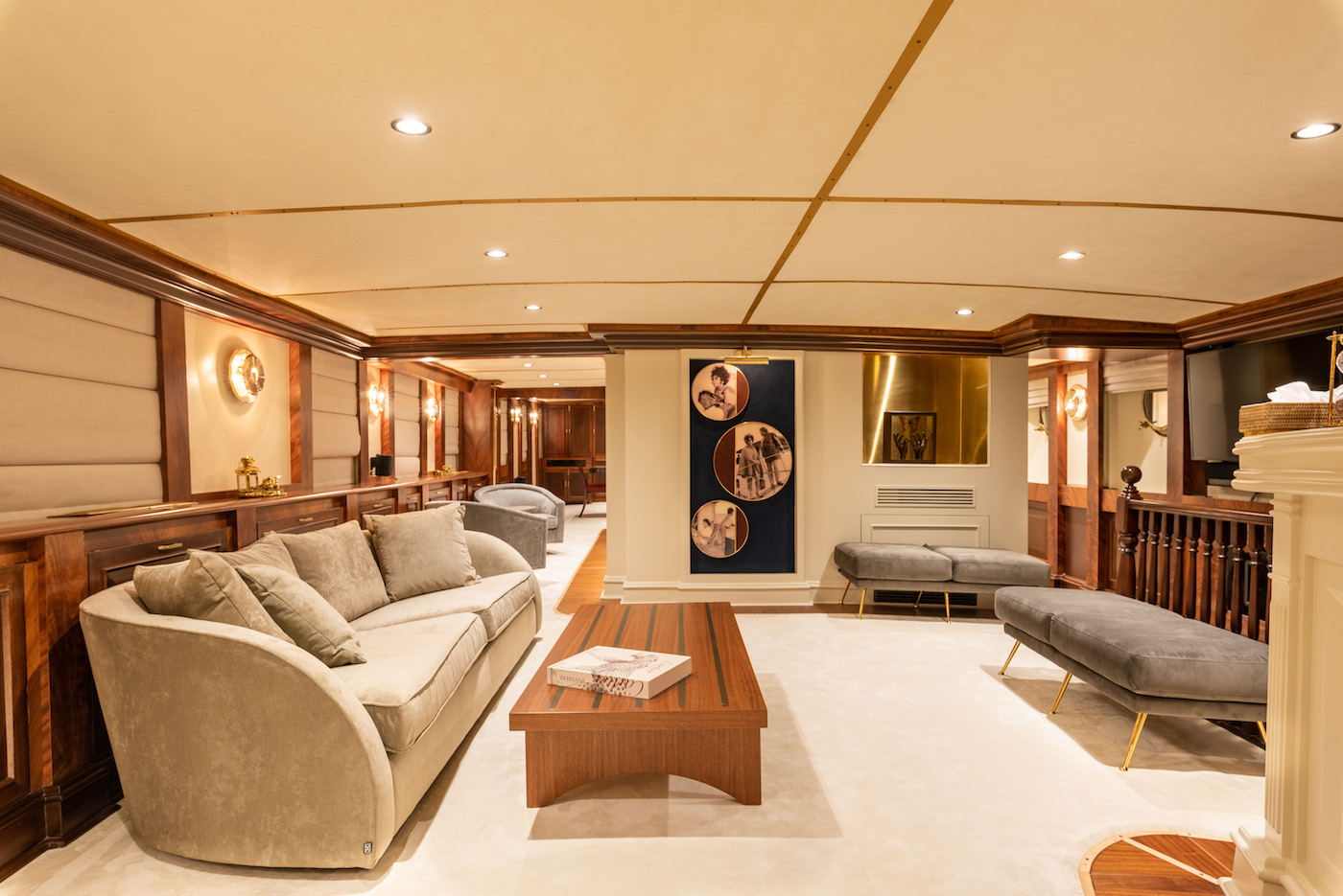 saloon seating with TV.jpg