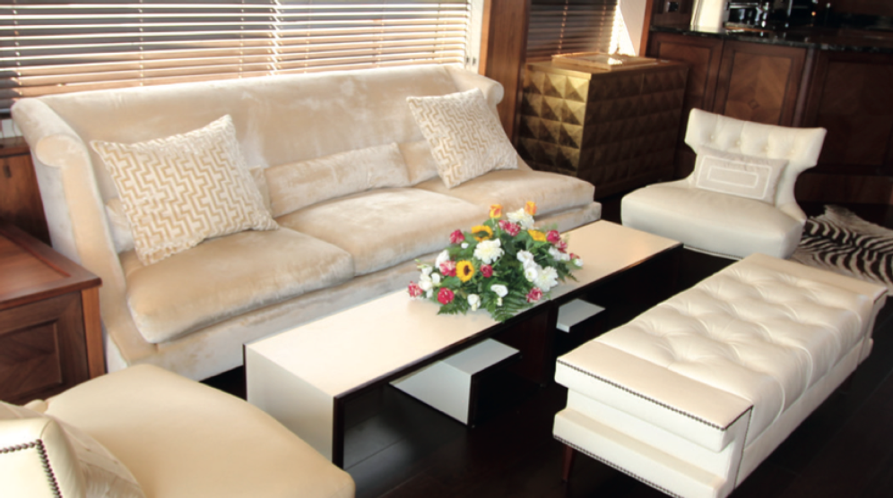 saloon sofa.png