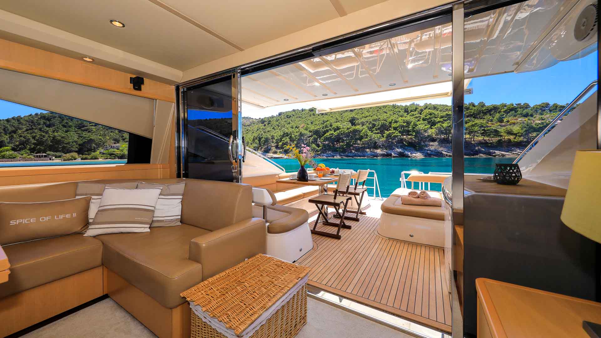 saloon to aft deck.jpg