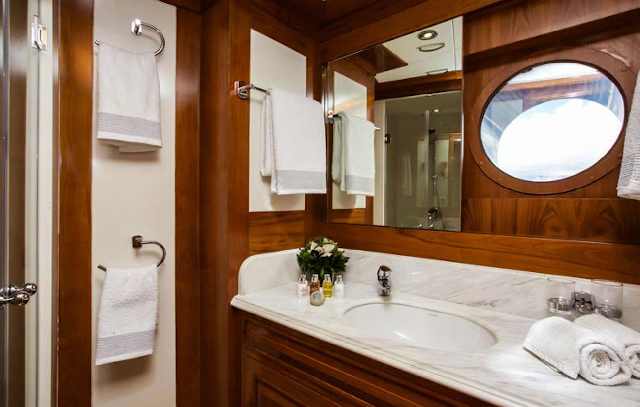 second double cabin ensuite.png