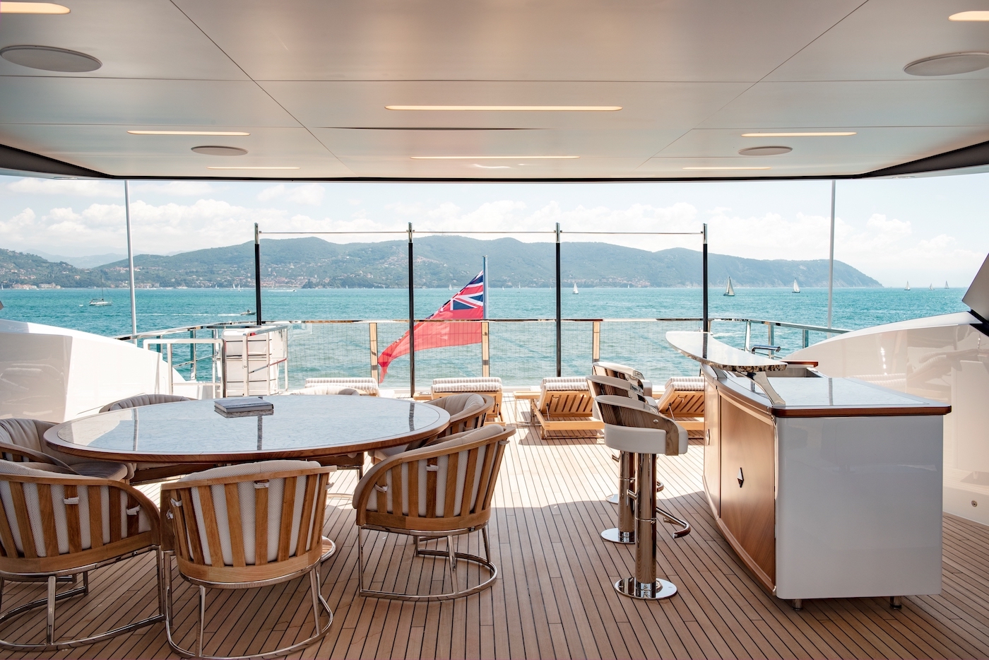 sun deck - dining.jpg