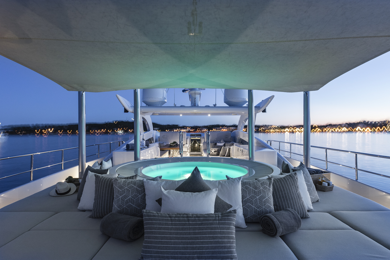 sun deck Jacuzzi spa.jpg