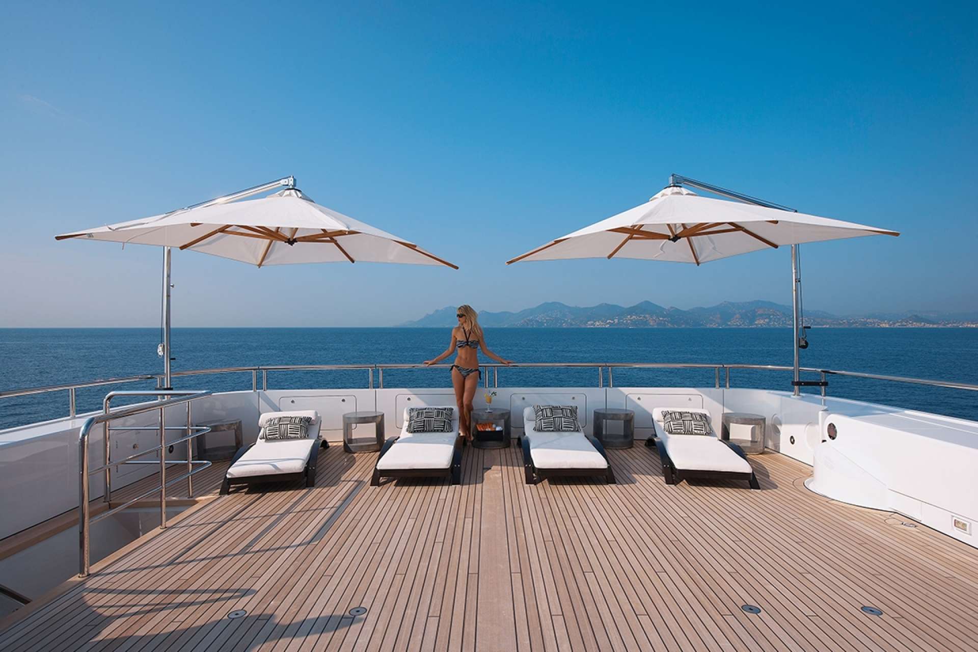 sun deck aft.jpg