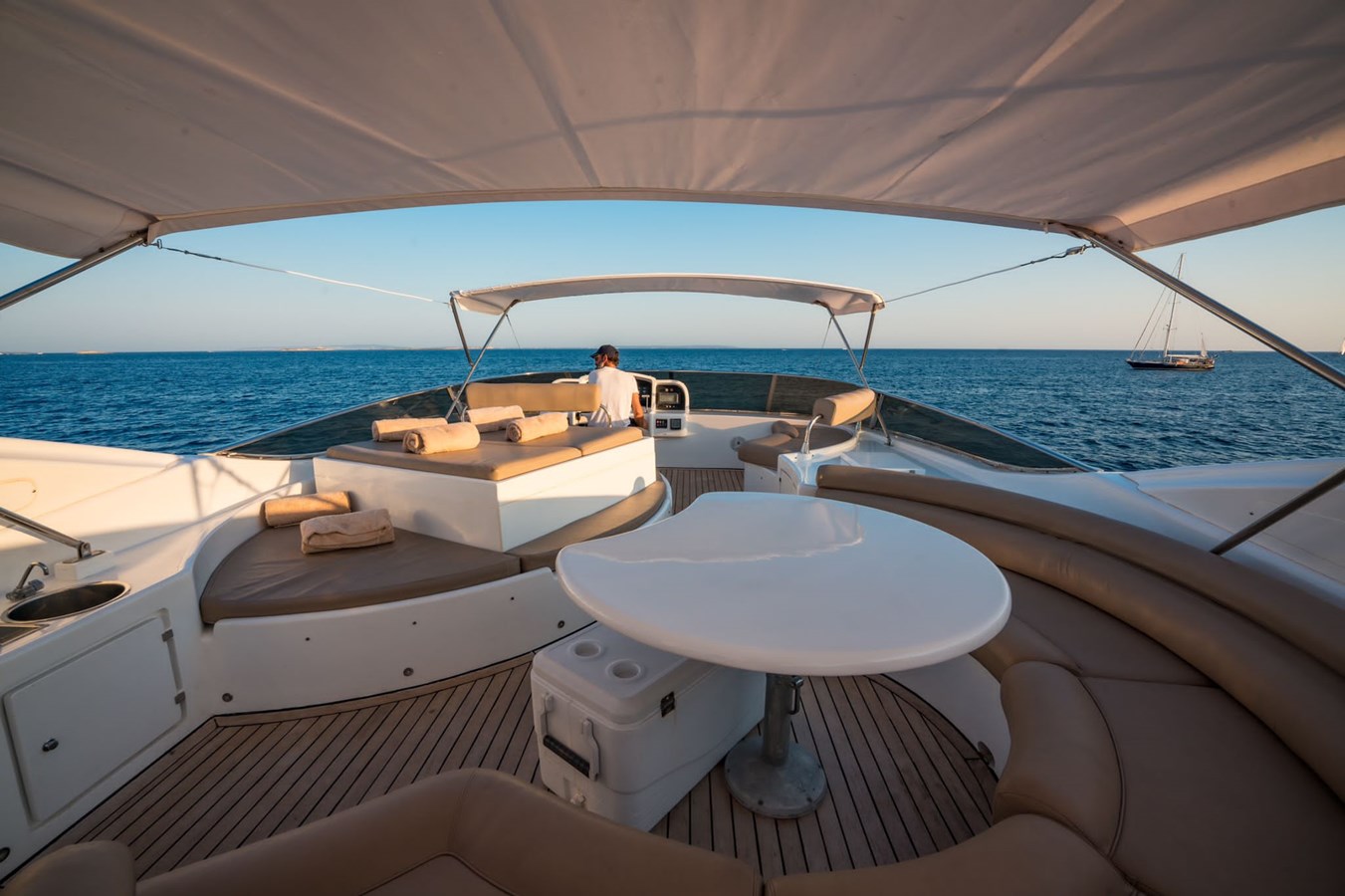 sun deck area.jpg