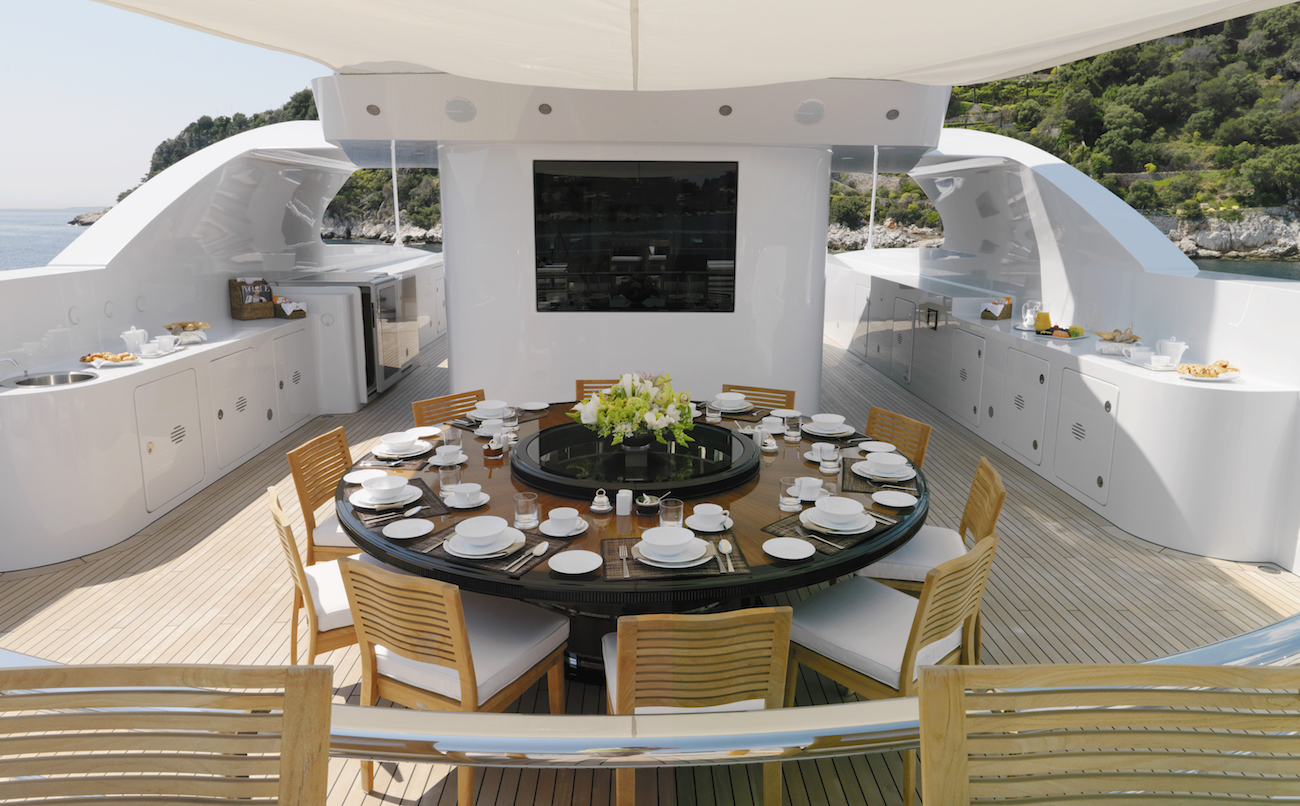 sun deck exterior dining alfresco.jpg