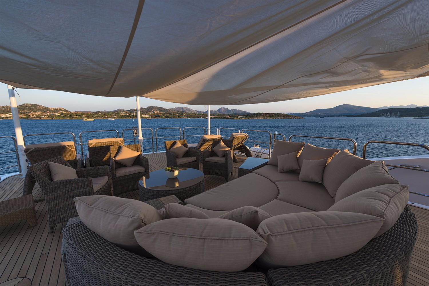 sun deck sitting area.jpg