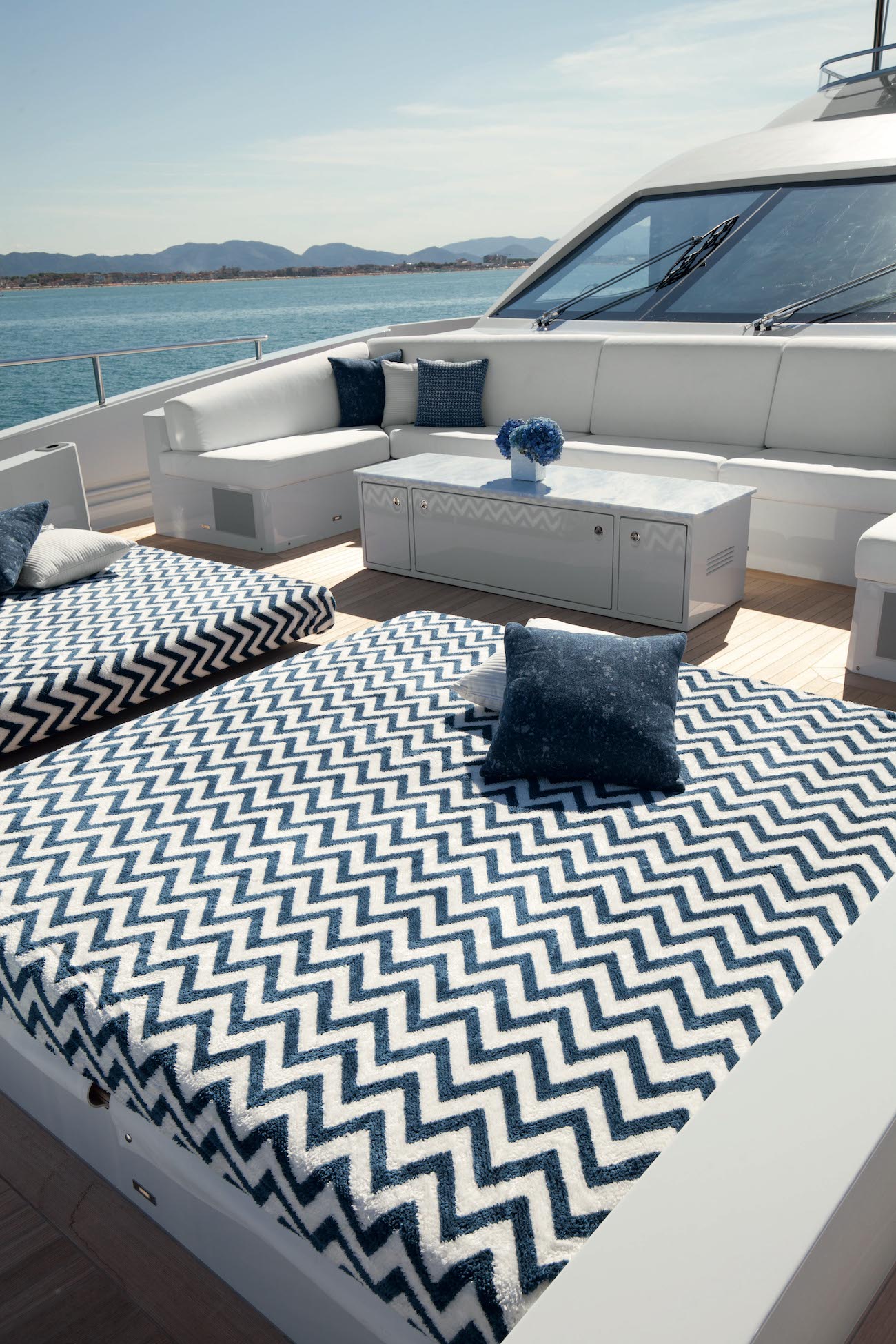 sunpads forward on the upper deck.jpg
