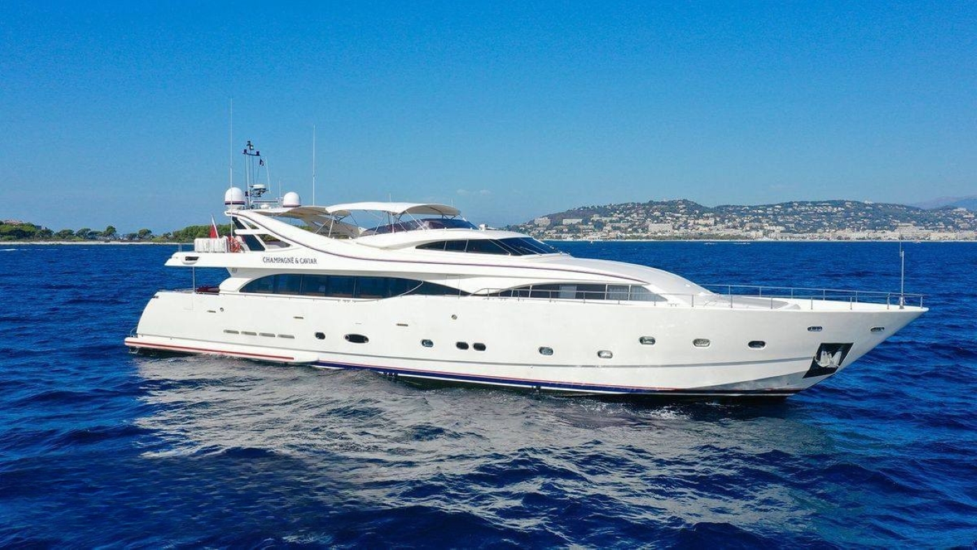 superyacht CHAMPAGNE AND CAVIAR.jpg