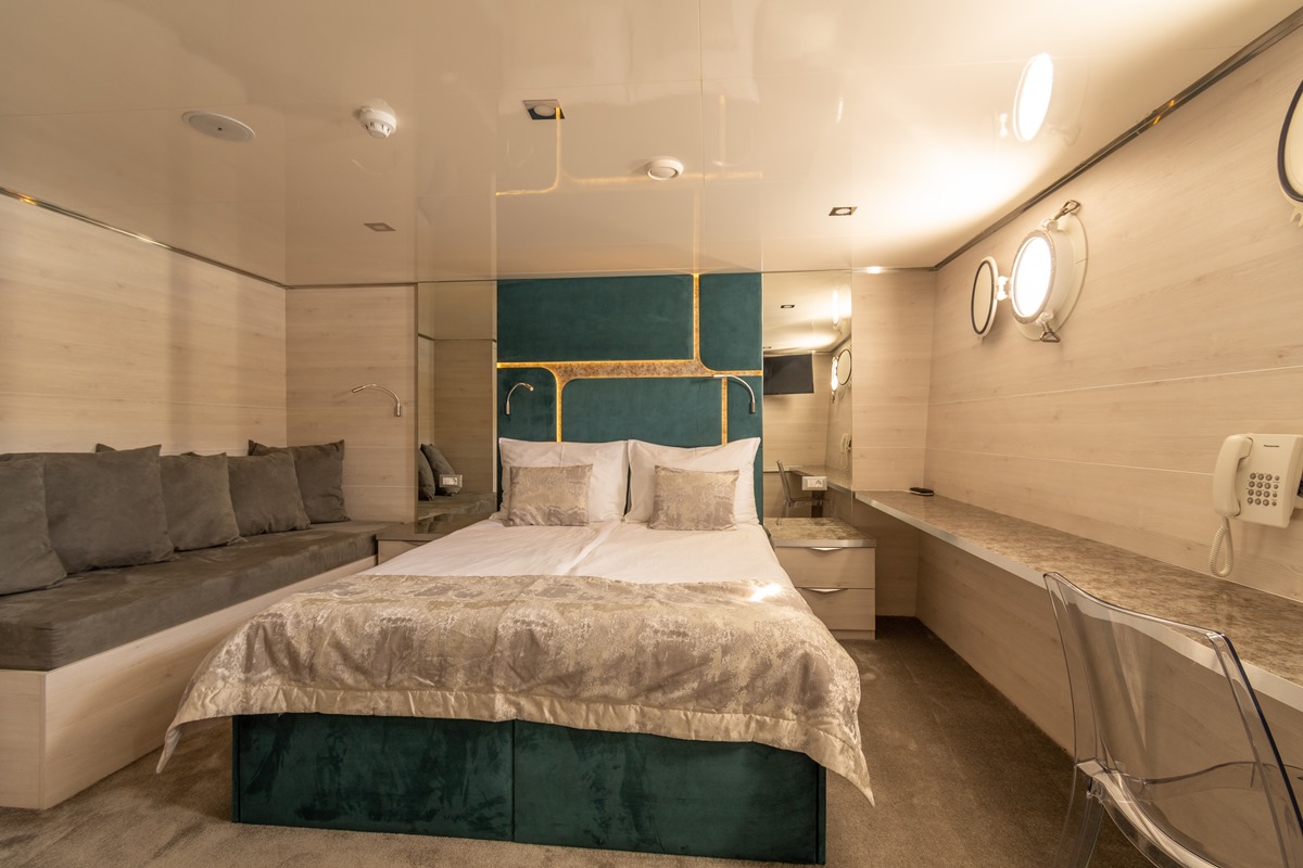 twin cabin made into double.jpg