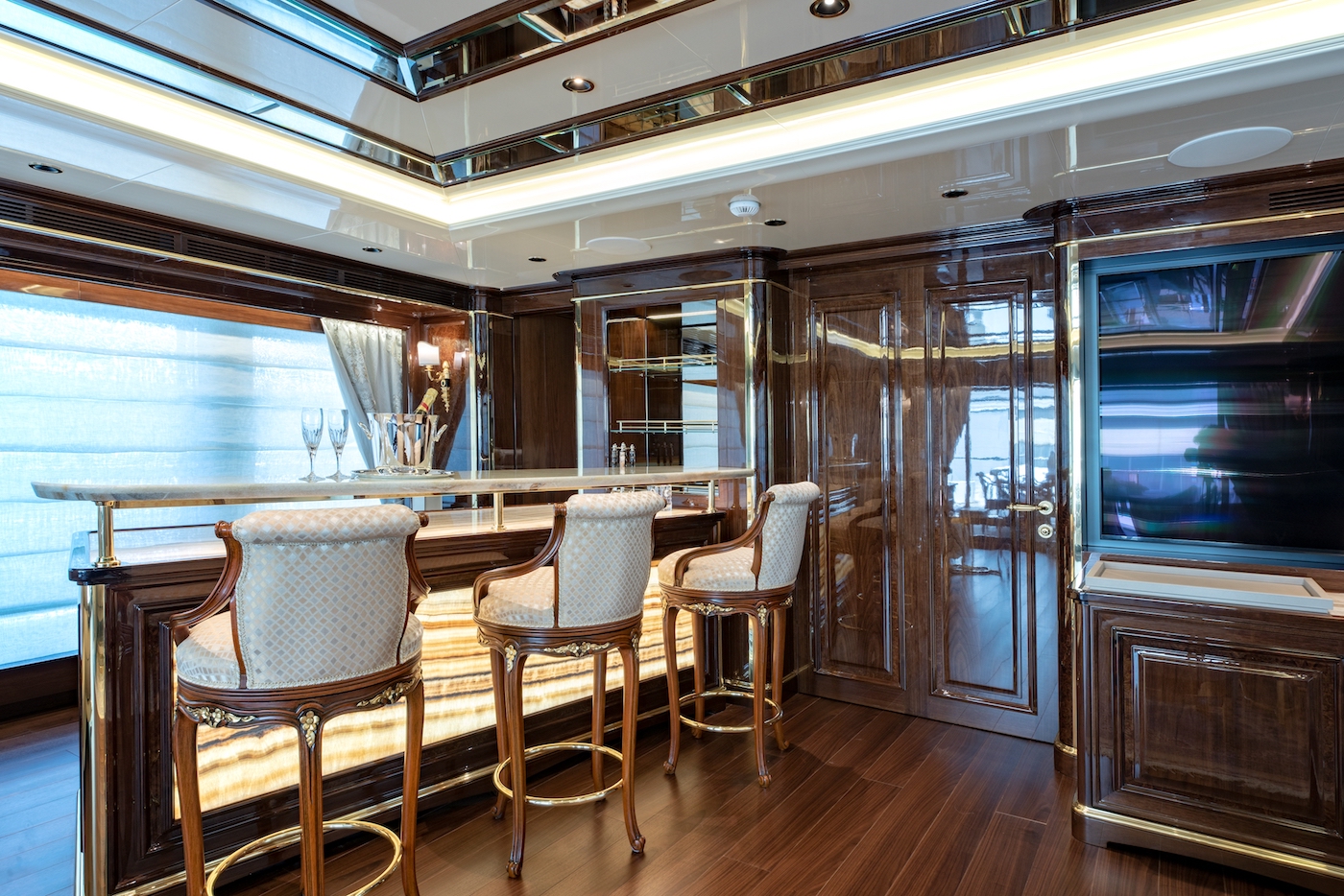 upper deck - sky lounge.jpg