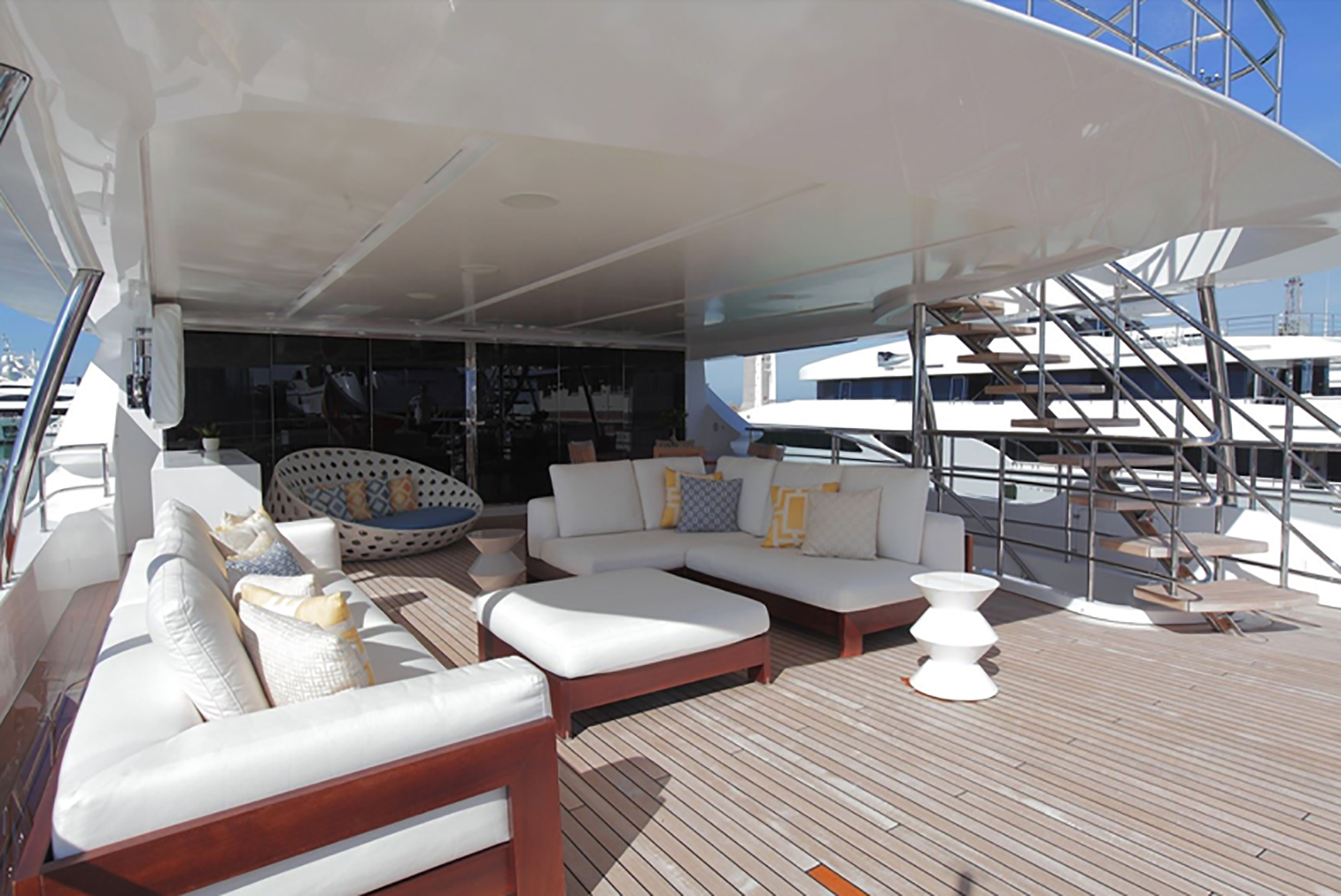 upper deck ZAZOU.jpg