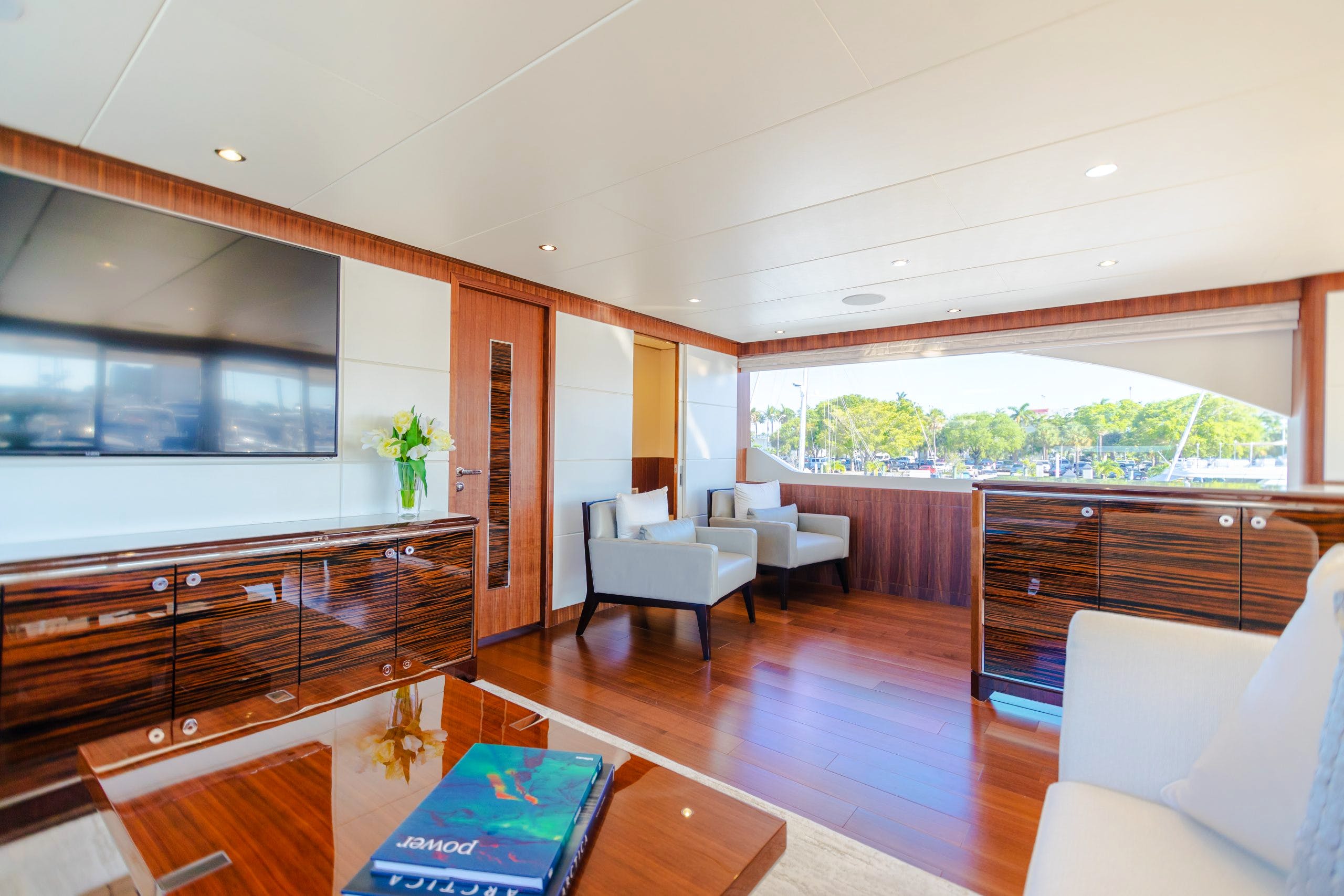 upper deck lounge.jpg