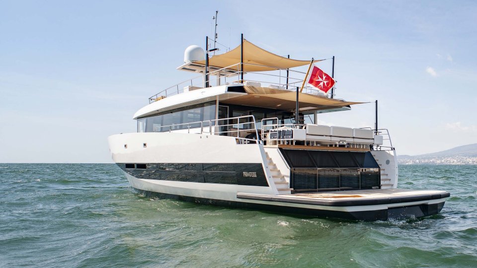 yacht Alessandra.jpg